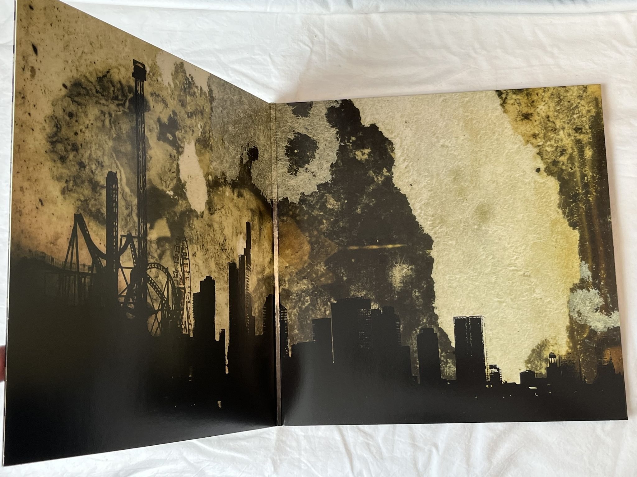 Omslagsbild för skivan THÅSTRÖM Centralmassivet LP 2017 RAZZIA 424 *** GREEN VINYL ***