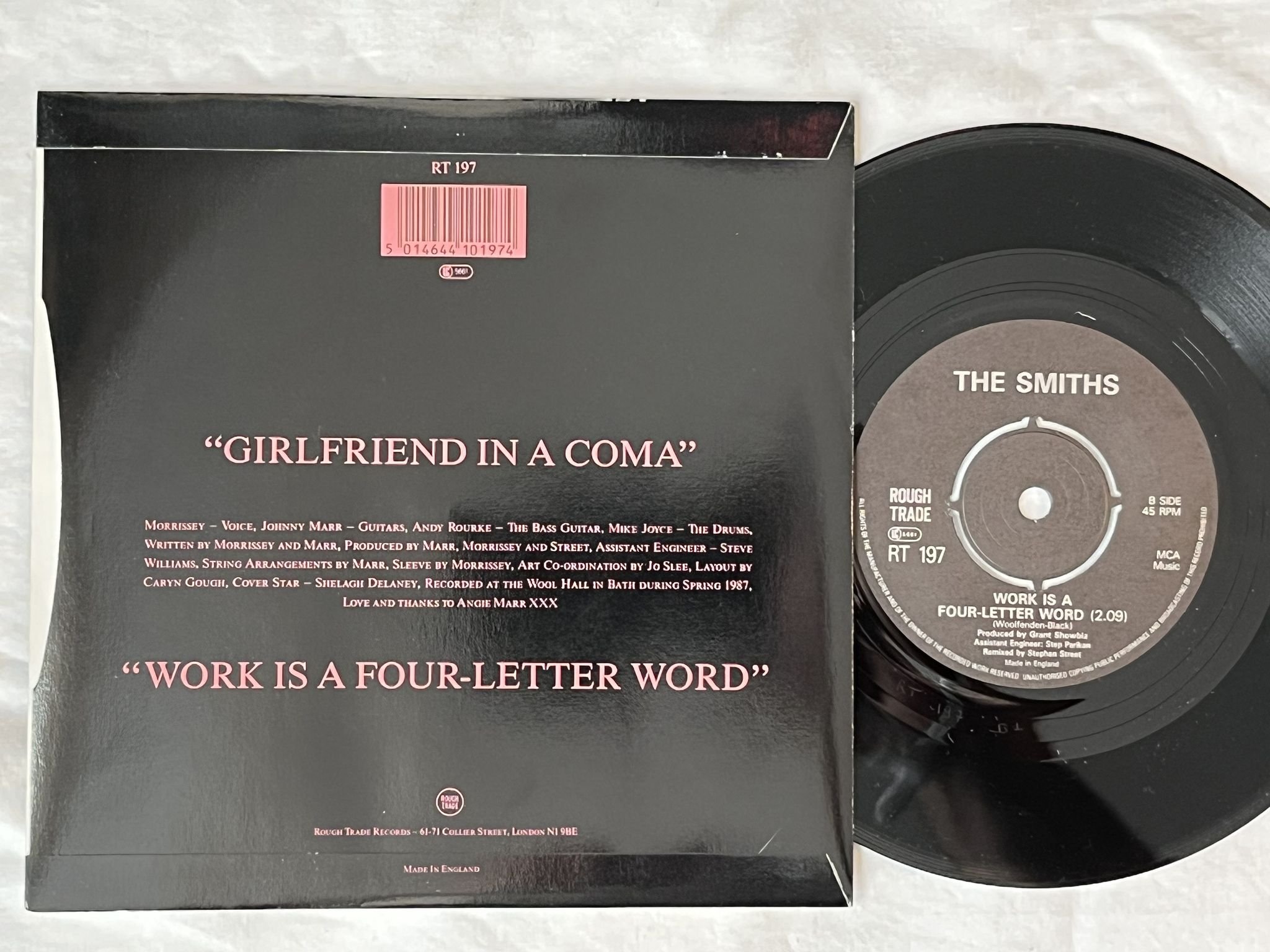 Omslagsbild för skivan THE SMITHS Girlfriend In A Coma 7" -87 ROUGH TRADE RT 197