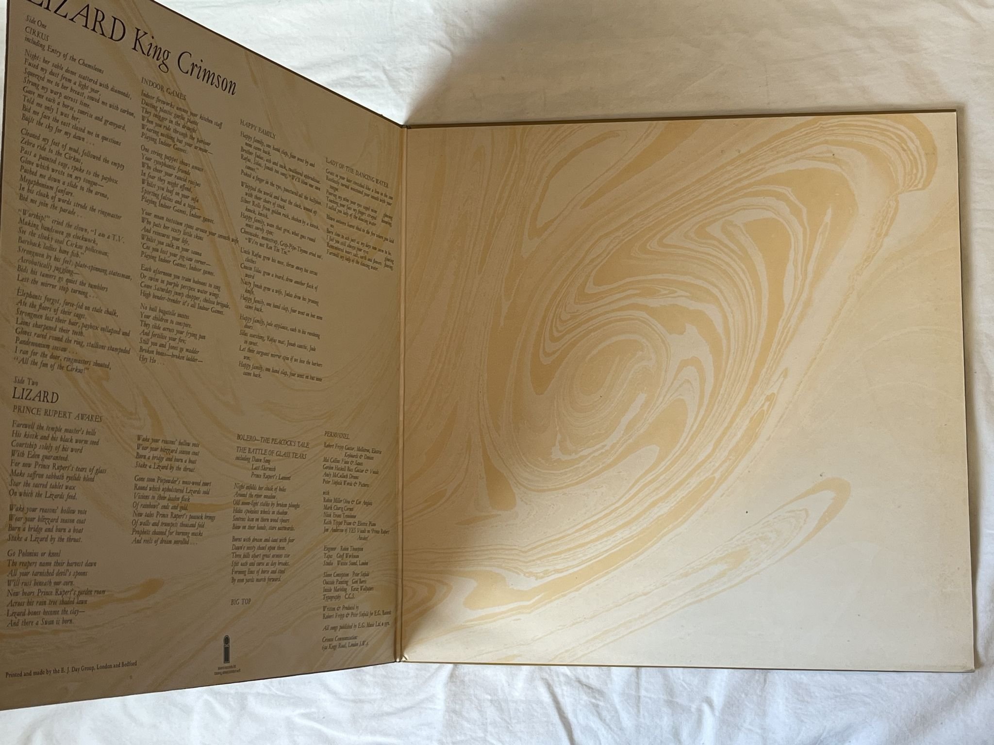 Omslagsbild för skivan KING CRIMSON lizard LP -70 UK pink ISLAND ILPS 9141