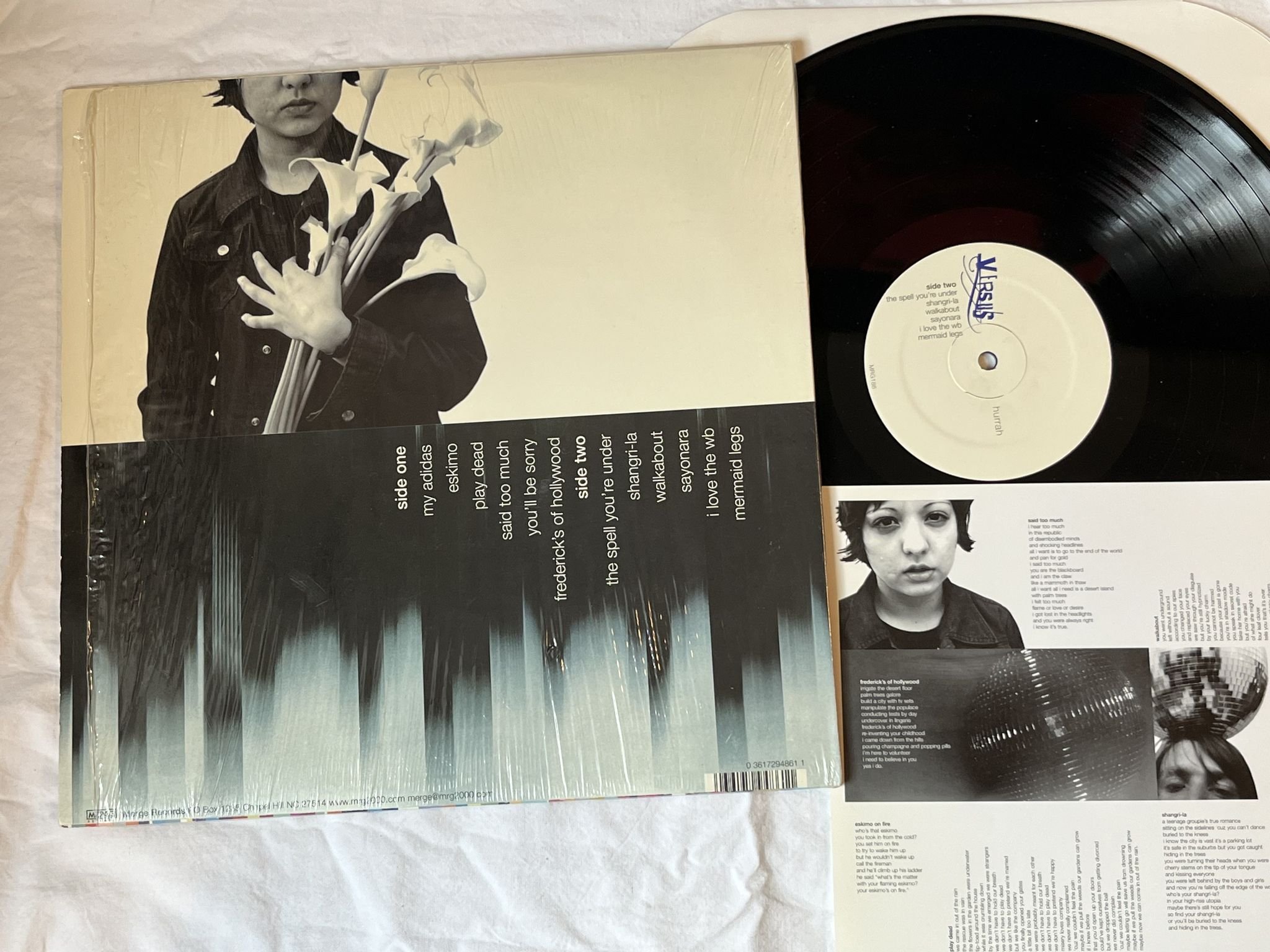 Omslagsbild för skivan VERSUS hurrah LP 2000 US MERGE RECORDS MRG 186 *** INDIE ROCK ***