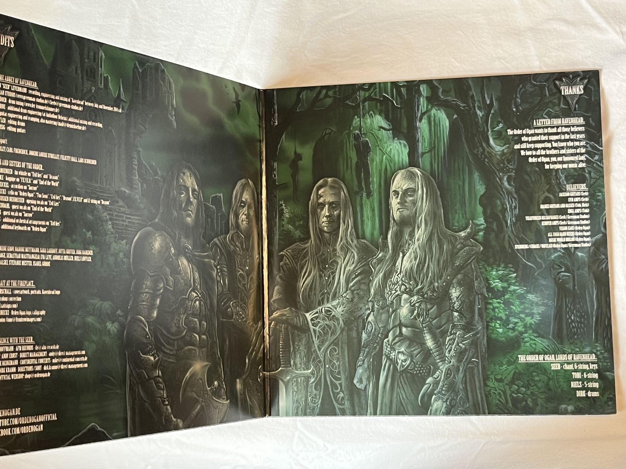 Omslagsbild för skivan ORDEN OGAN Ravenhead 2xLP 2015 AFM RECORDS AFM 499-1 ** GREEN VINYL **
