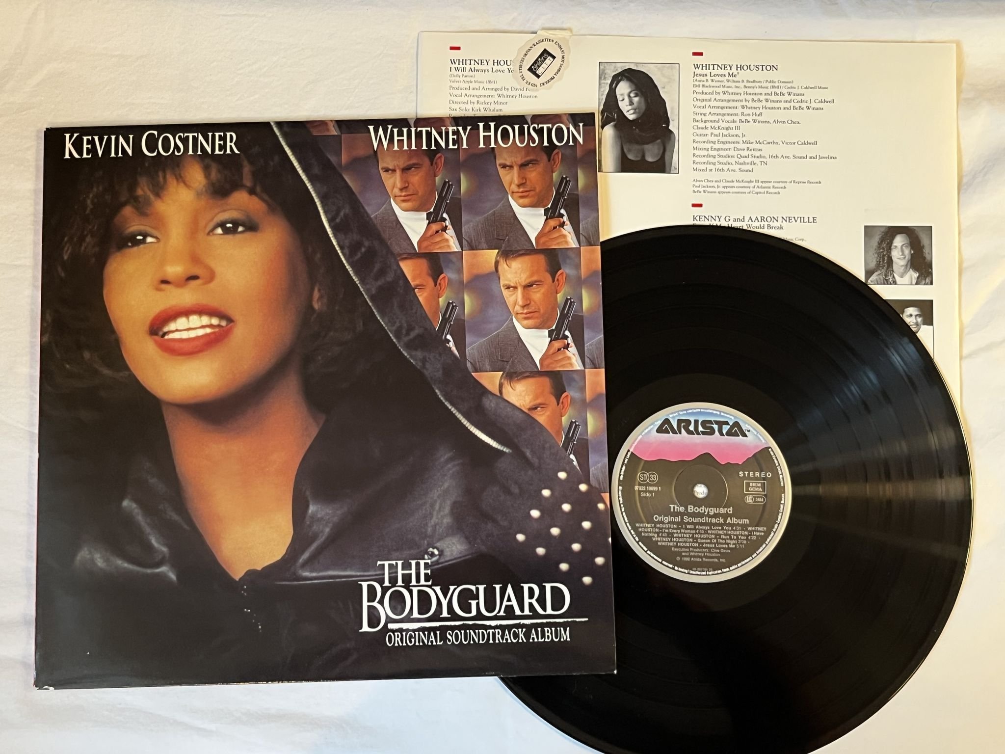 Omslagsbild för skivan VARIOUS The Bodyguard LP -92 ARISTA 07822186991 *** RUN TO YOU ***