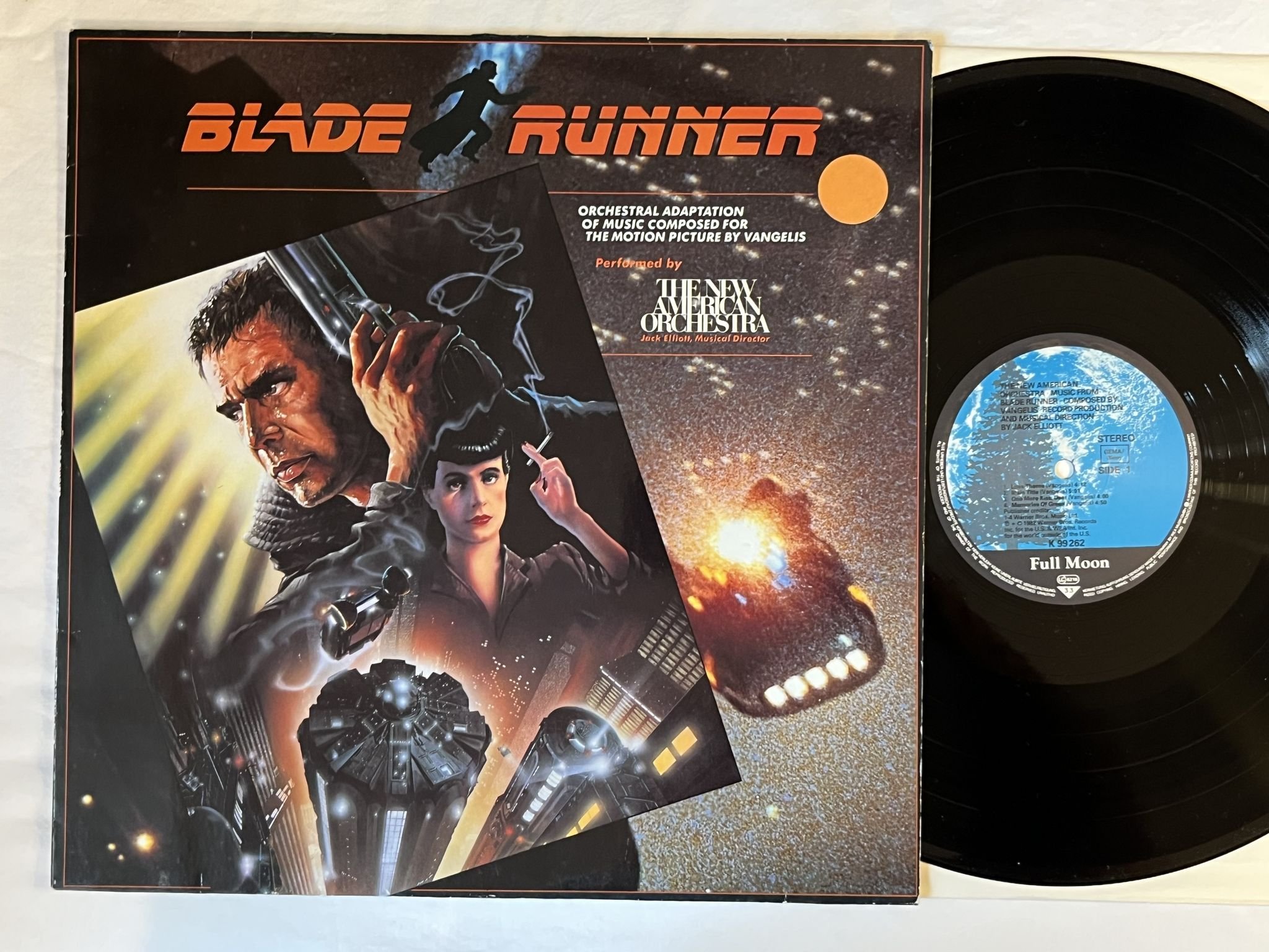 Omslagsbild för skivan THE NEW AMERICAN ORCHESTRA Blade Runner LP -82 FULL MOON K 99262