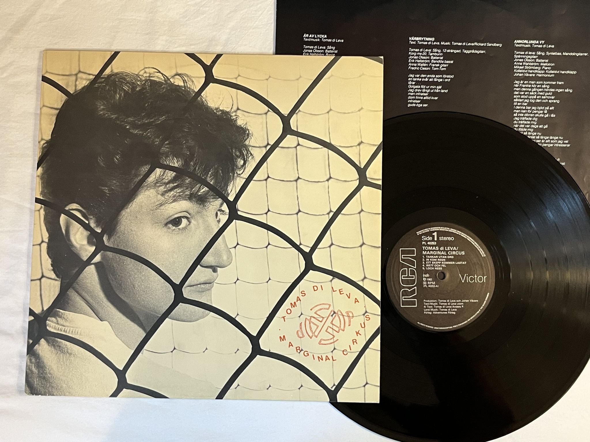 Omslagsbild för skivan TOMAS DI LEVA Marginal Cirkus LP -82 Swe RCA Victor PL-40253