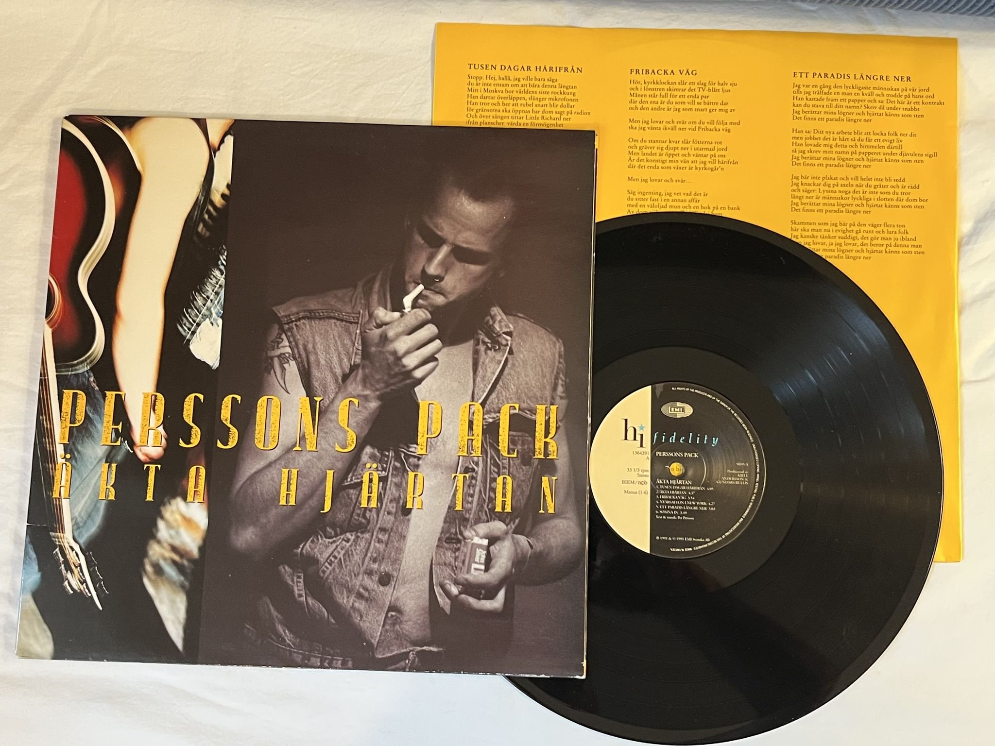 Omslagsbild för skivan PERSSONS PACK äkta hjärtan LP -91 EMI 1364391