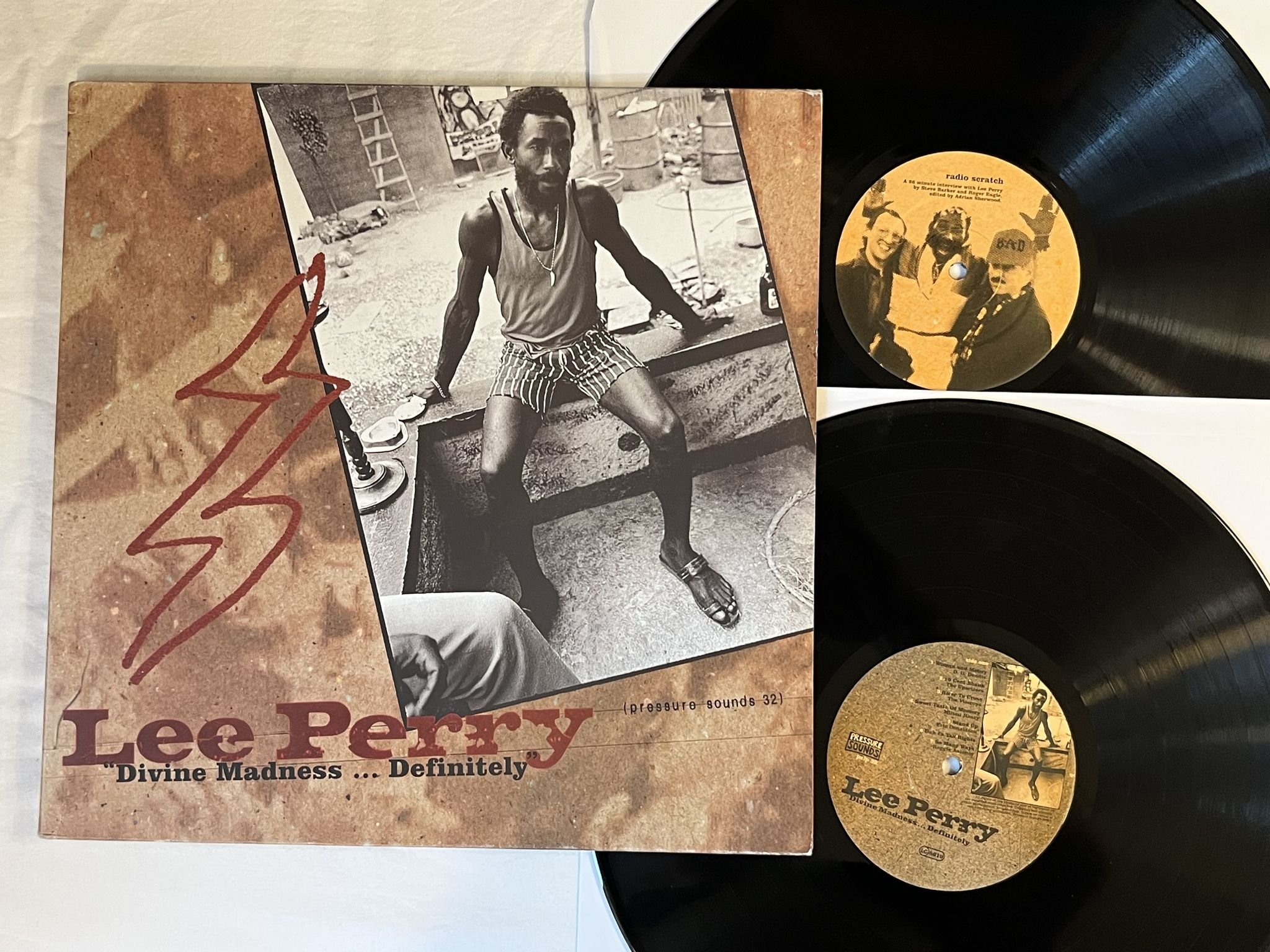Omslagsbild för skivan LEE PERRY Divine Madness...Definitely 2xLP 2001 UK PRESSURE SOUNDS PSLP 32