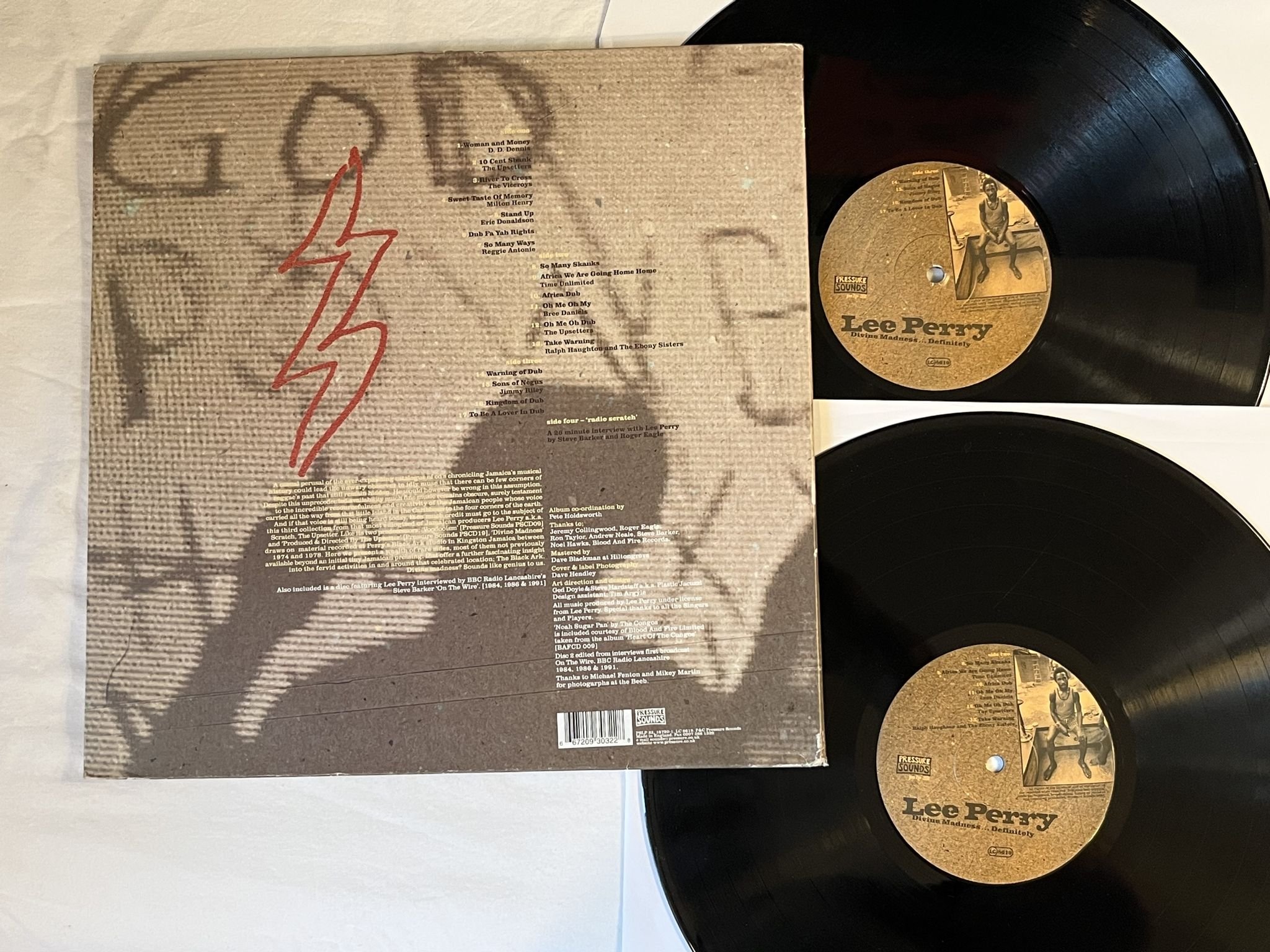 Omslagsbild för skivan LEE PERRY Divine Madness...Definitely 2xLP 2001 UK PRESSURE SOUNDS PSLP 32