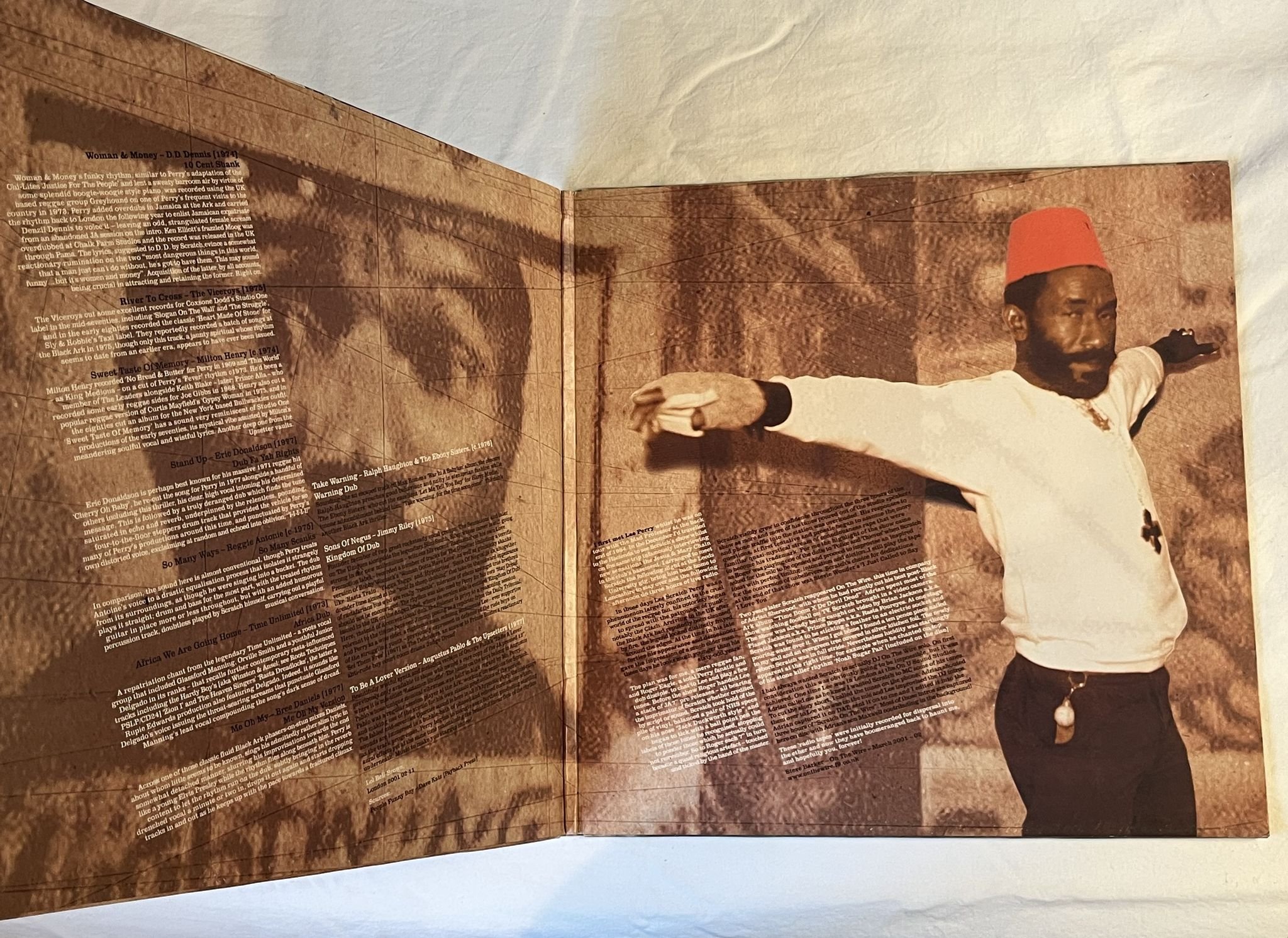 Omslagsbild för skivan LEE PERRY Divine Madness...Definitely 2xLP 2001 UK PRESSURE SOUNDS PSLP 32