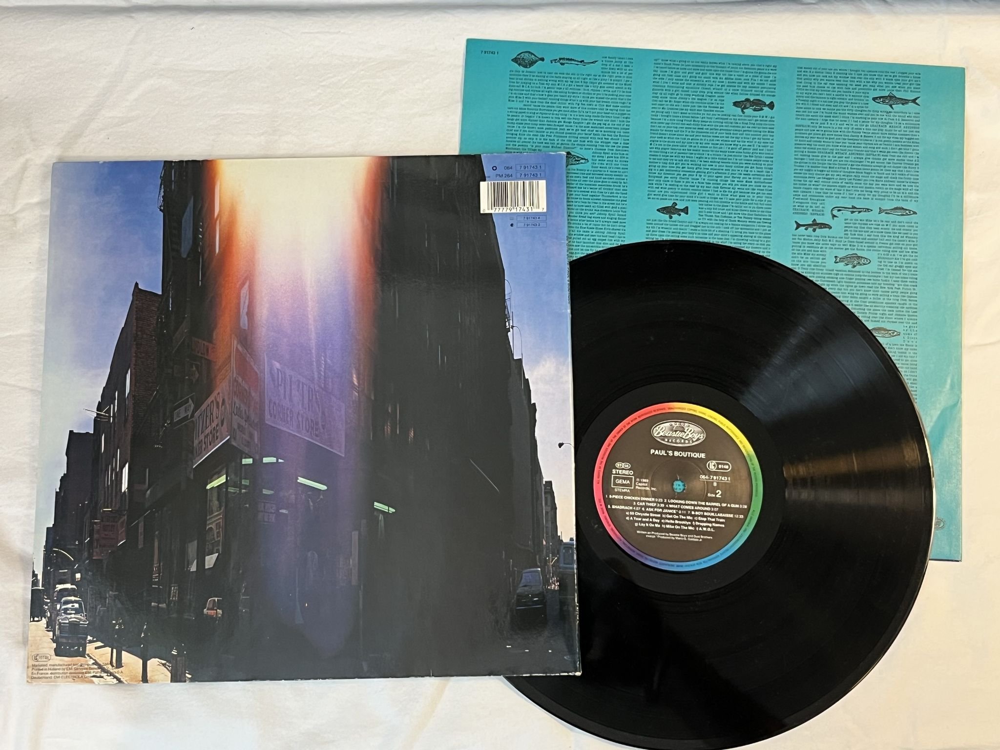 Omslagsbild för skivan BEASTIE BOYS Paul's Boutique LP -89 Ger CAPITOL 064-7 91743 1