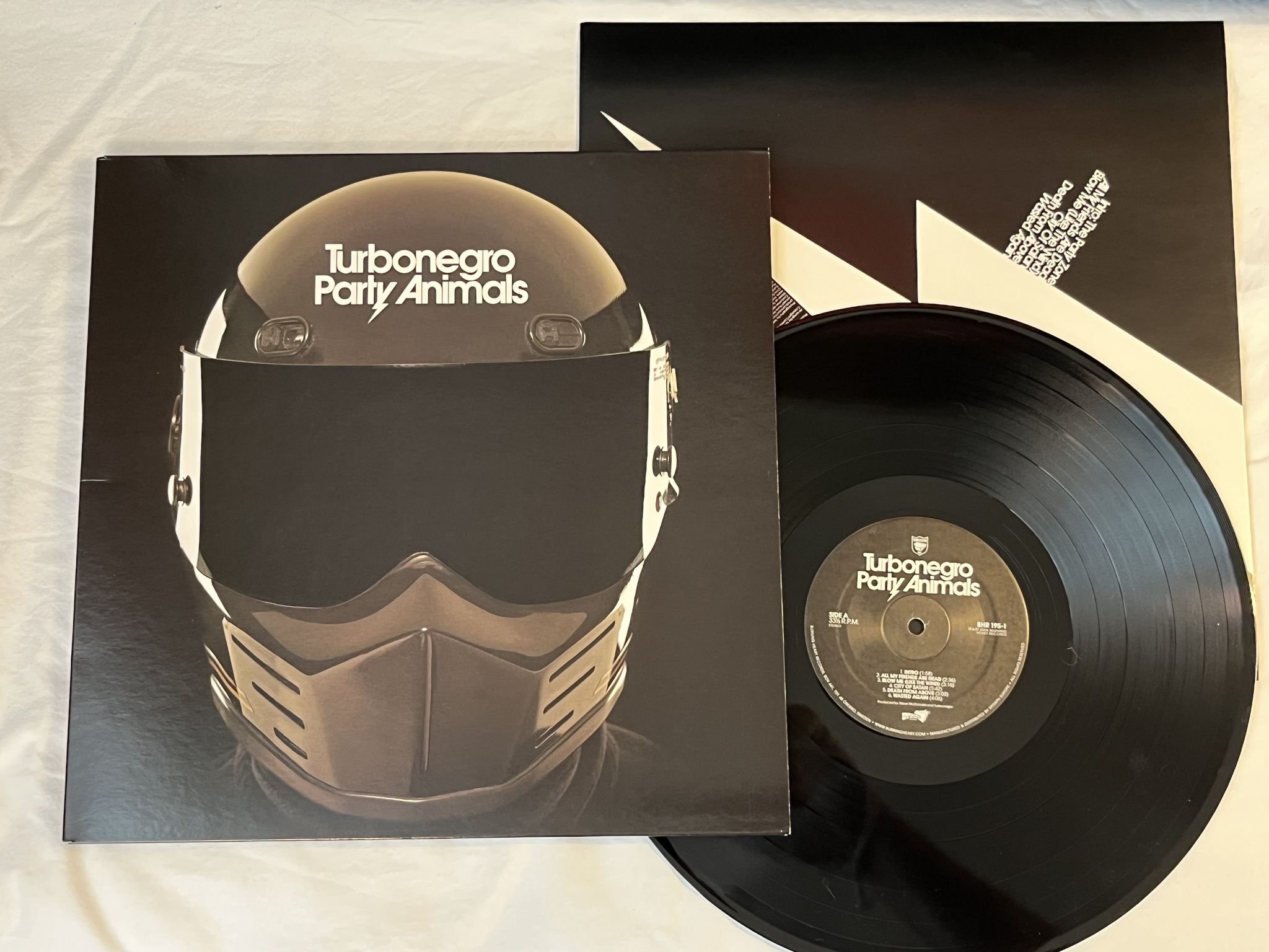 Omslagsbild för skivan TURBONEGRO party animals LP 2005 BURNING HEART BHR 195-1 ** RARE **
