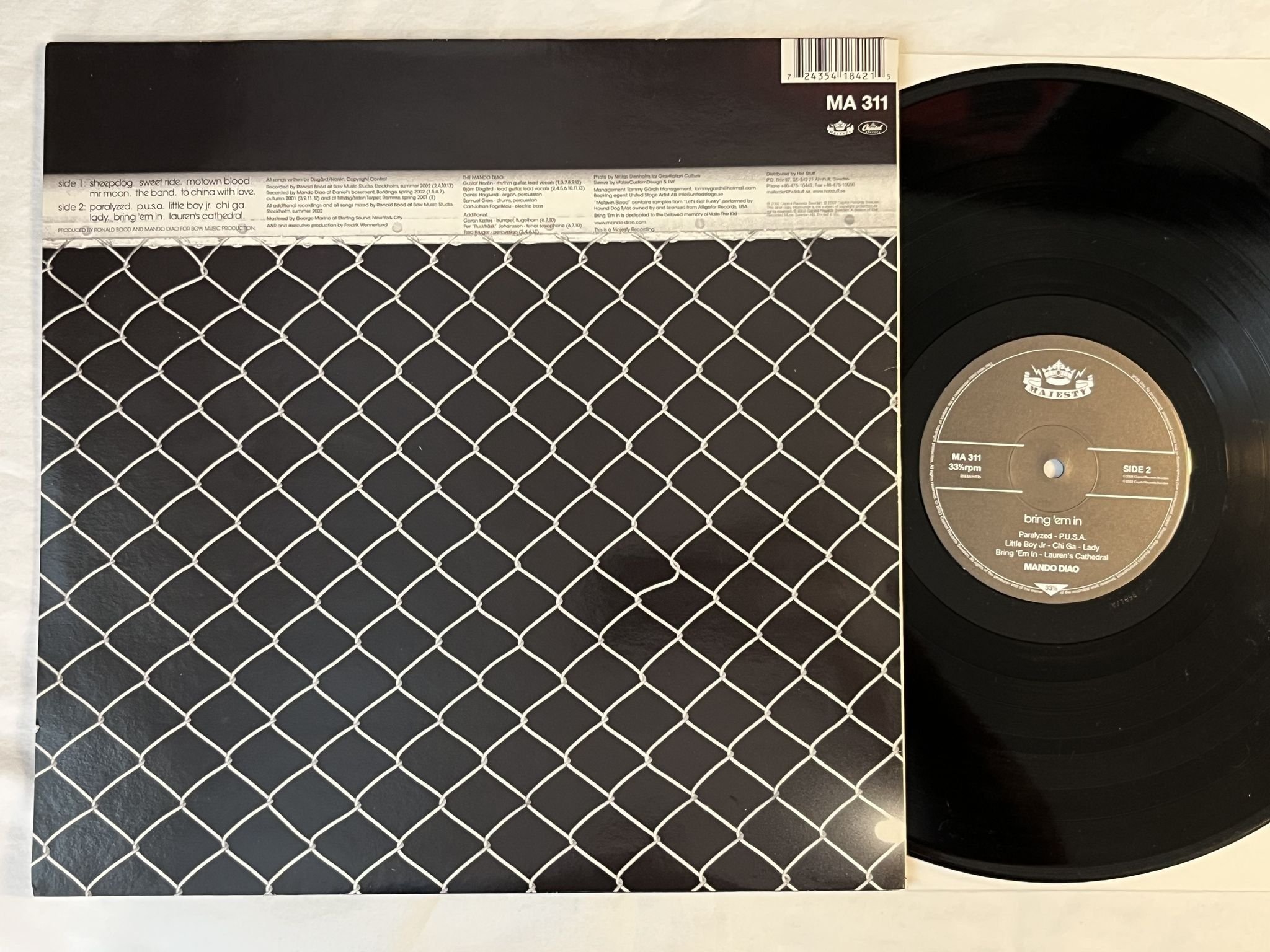 Omslagsbild för skivan MANDO DIAO Bring 'Em In LP 2002 Swe MAJESTY MA 311