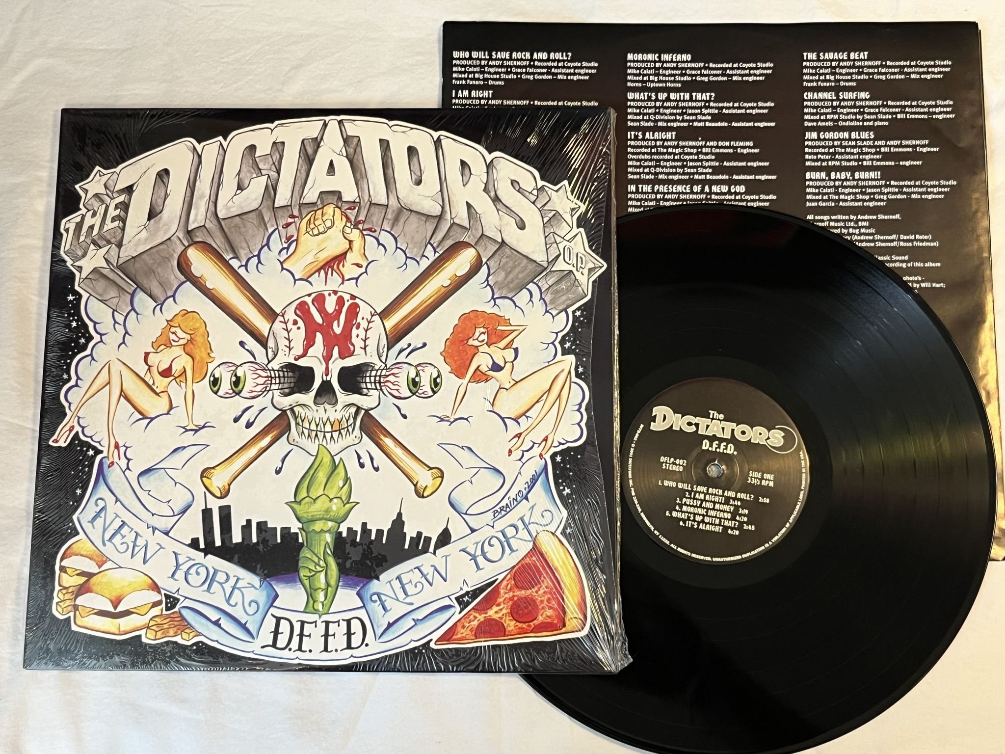 Omslagsbild för skivan THE DICTATORS D.F.F.D. LP 2001 US dictators multimedia DFLP 002