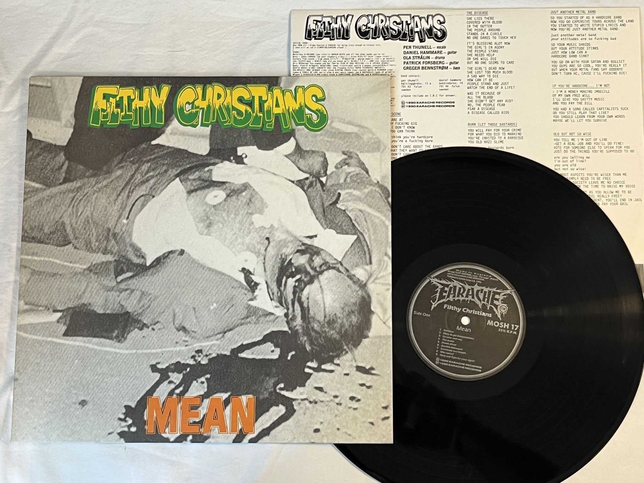 Omslagsbild för skivan FILTHY CHRISTIANS mean LP -90 UK EARACHE MOSH 17