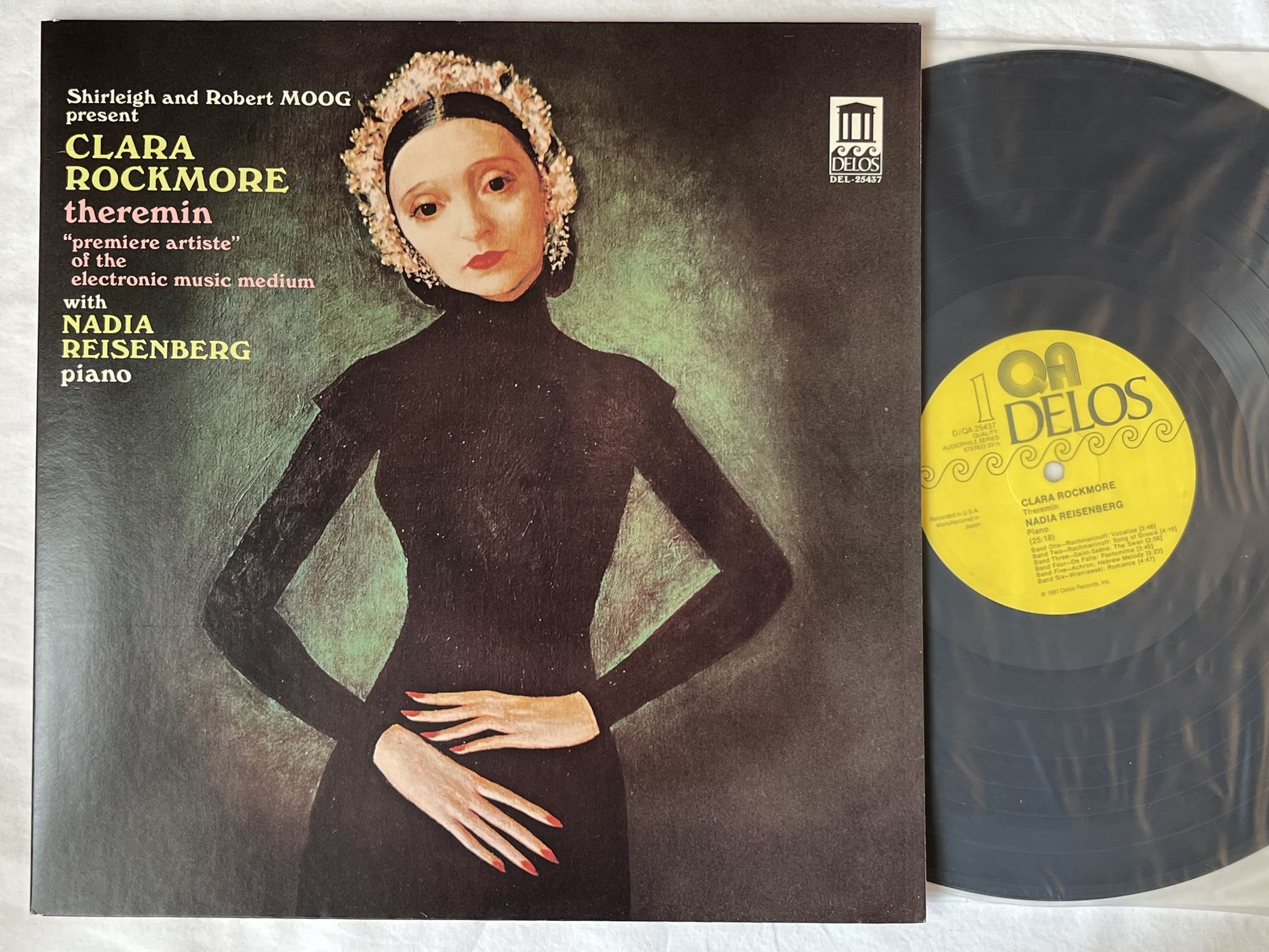 Omslagsbild för skivan CLARA ROCKMORE with NADIA REISENBERG theremin LP -81 Japan DELOS D/QA 25437