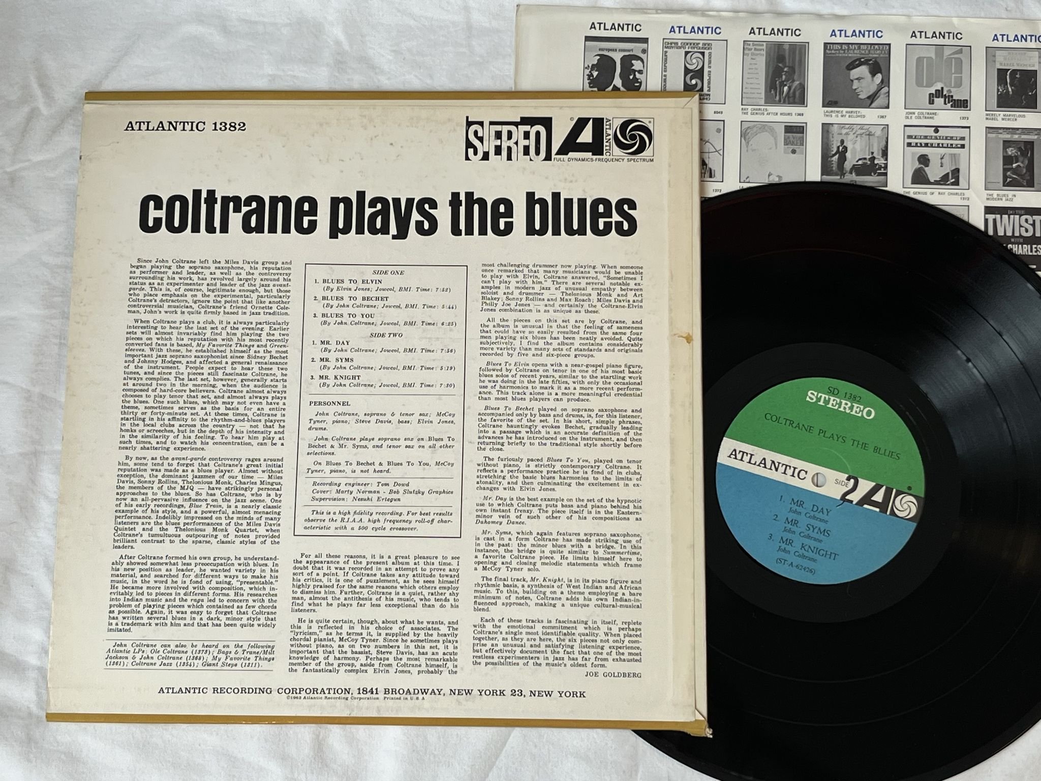 Omslagsbild för skivan JOHN COLTRANE plays the blues LP -62 US ATLANTIC SD 1382