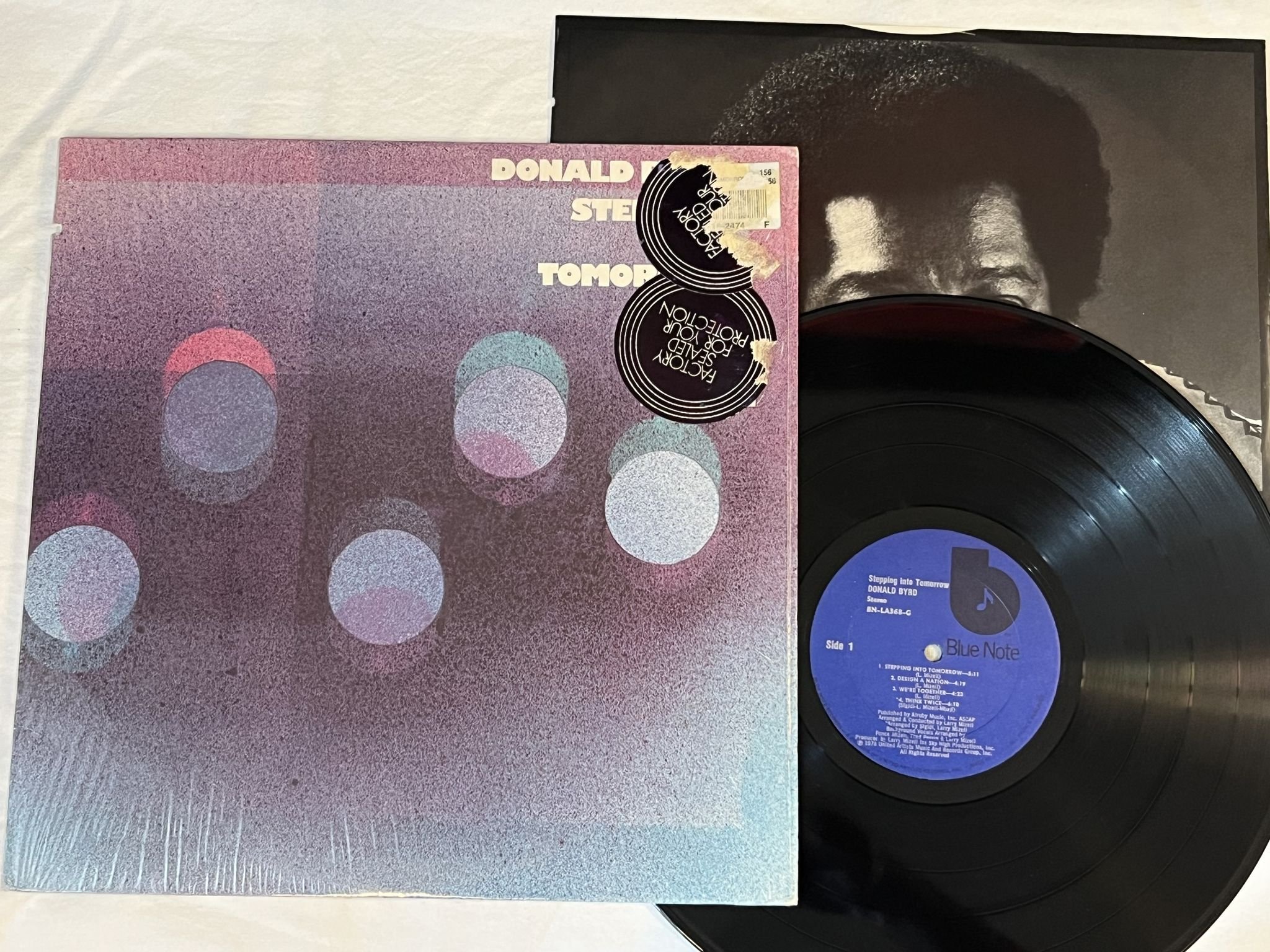 Omslagsbild för skivan DONALD BYRD Stepping Into Tomorrow LP -75 US BLUE NOTE BN-LA368-G ** SUPERB **