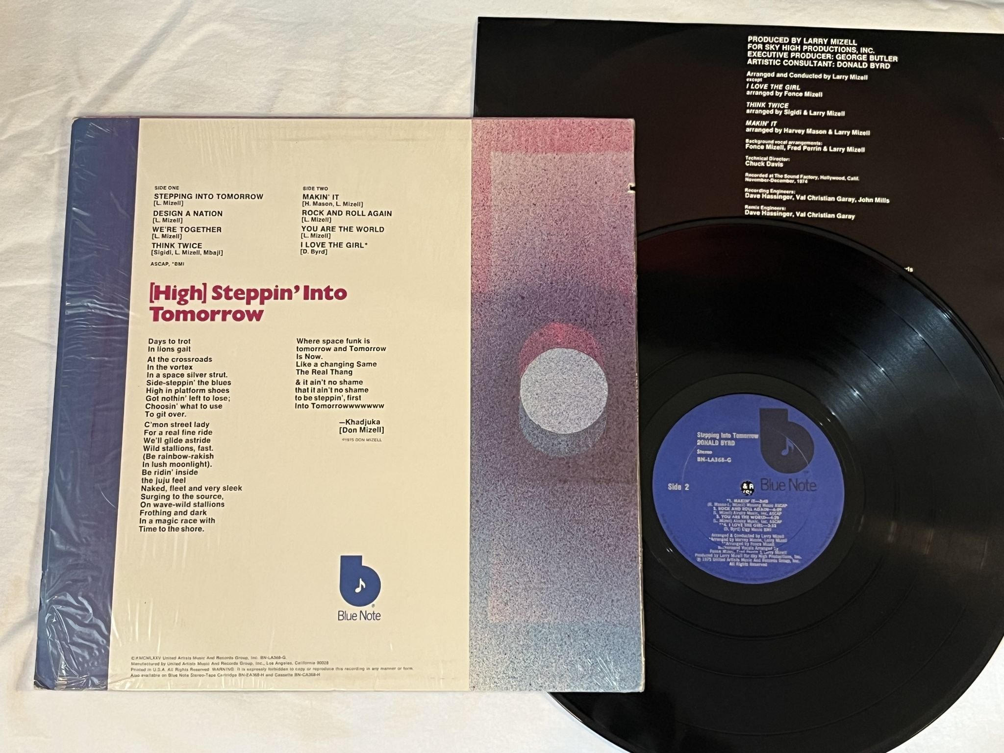 Omslagsbild för skivan DONALD BYRD Stepping Into Tomorrow LP -75 US BLUE NOTE BN-LA368-G ** SUPERB **
