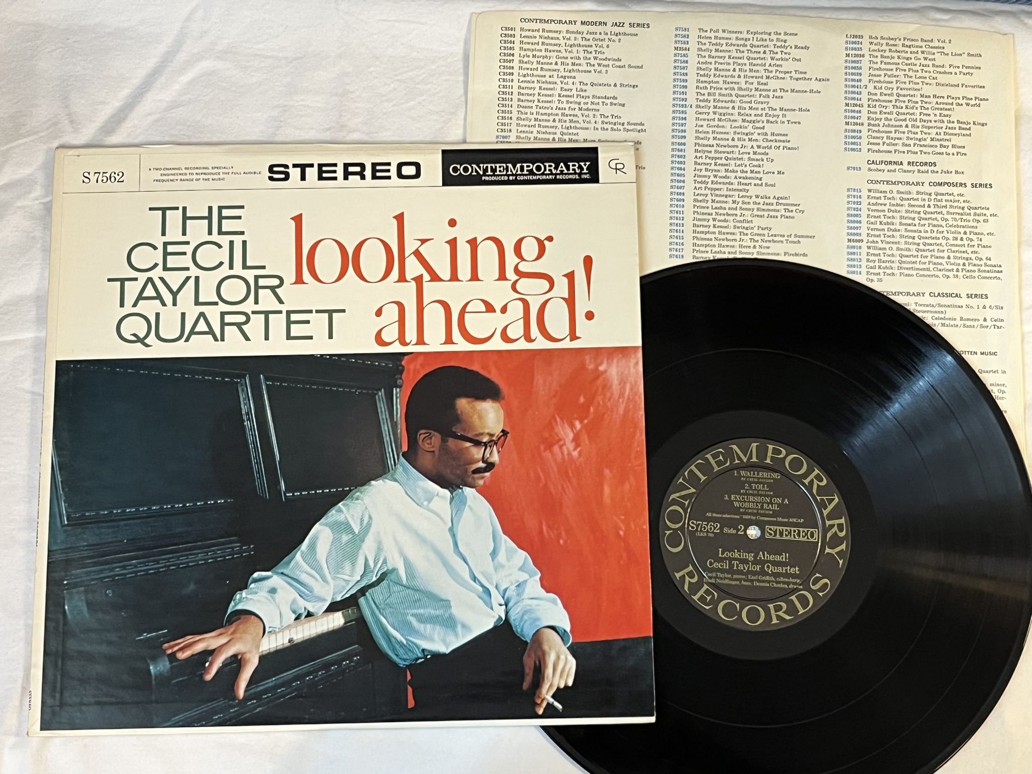 Omslagsbild för skivan CECIL TAYLOR QUARTET looking ahead LP -59 CONTEMPORARY S7562