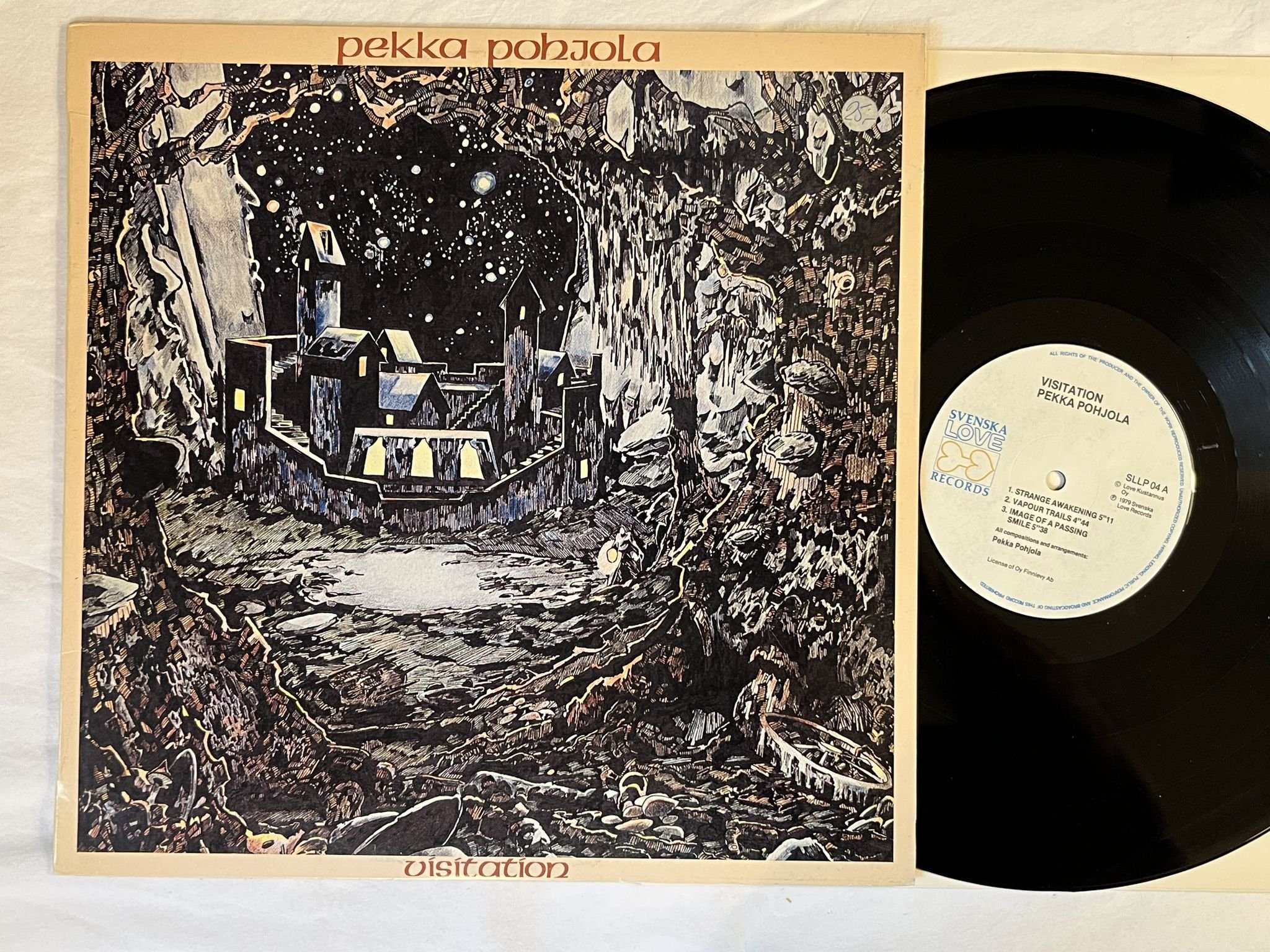 Omslagsbild för skivan PEKKA POHJOLA visitation LP -79 Swe SVENSKA LOVE SLLP 04