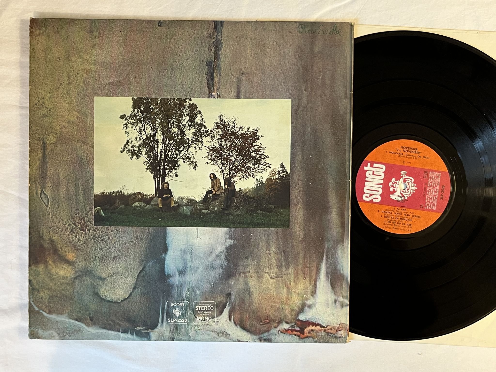 Omslagsbild för skivan NOVEMBER 2:a november LP -71 Swe SONET SLP 2520