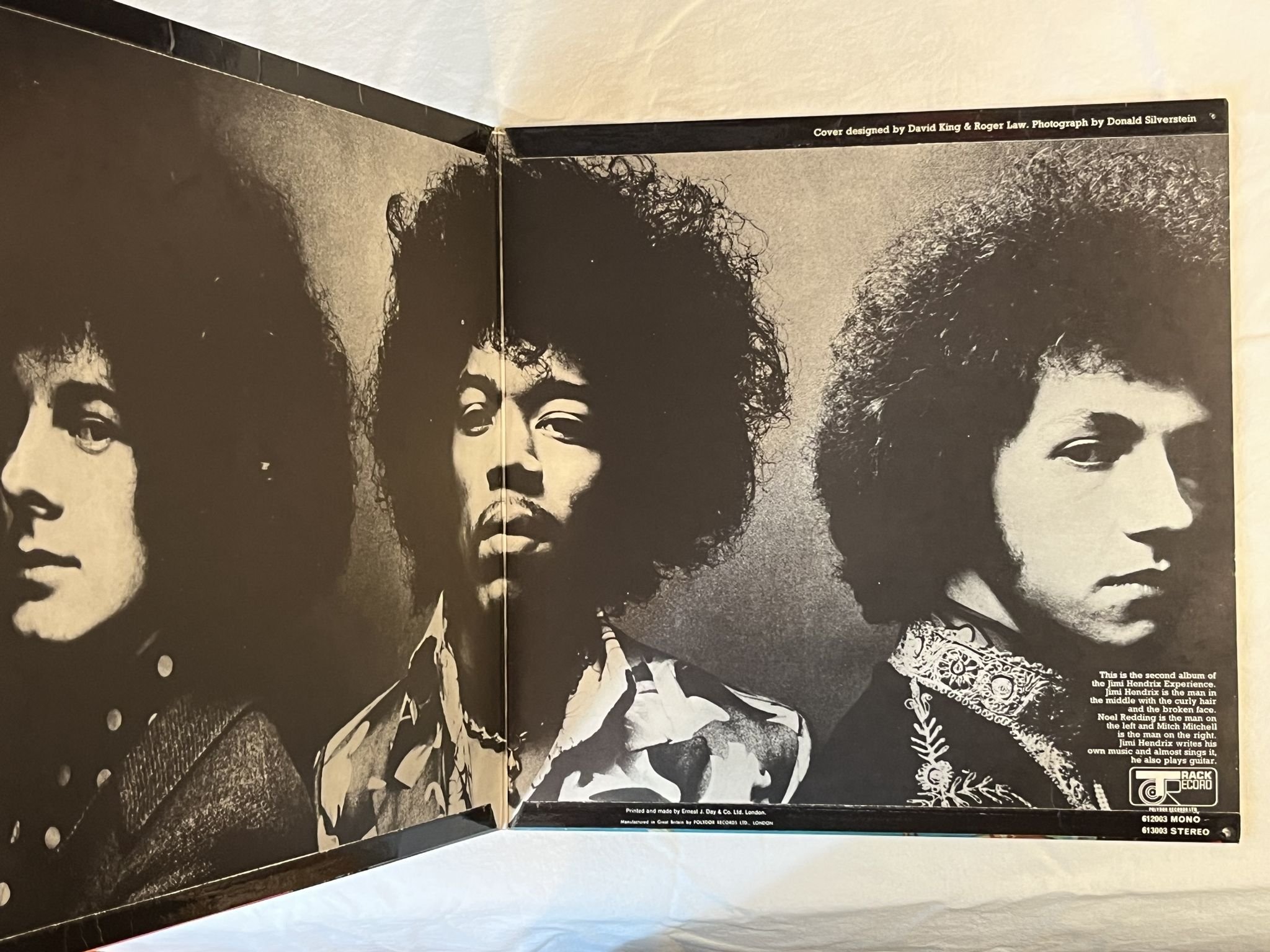 Omslagsbild för skivan JIMI HENDRIX EXPERIENCE axis: bold as love LP -67 UK TRACK 613003 ** Insert **