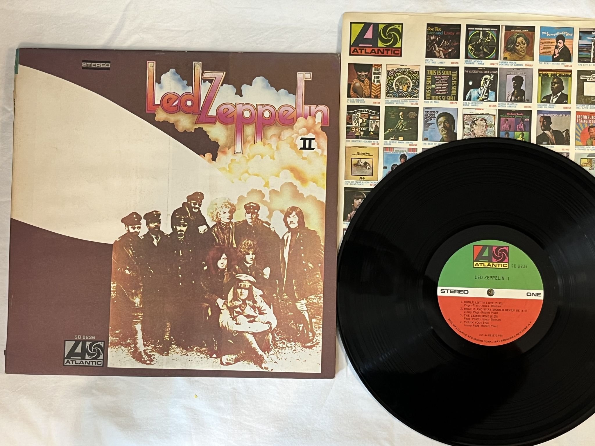 Omslagsbild för skivan LED ZEPPELIN II LP -69 US ATLANTIC SD 8236 *** RARE Robert Ludwig CUT ***