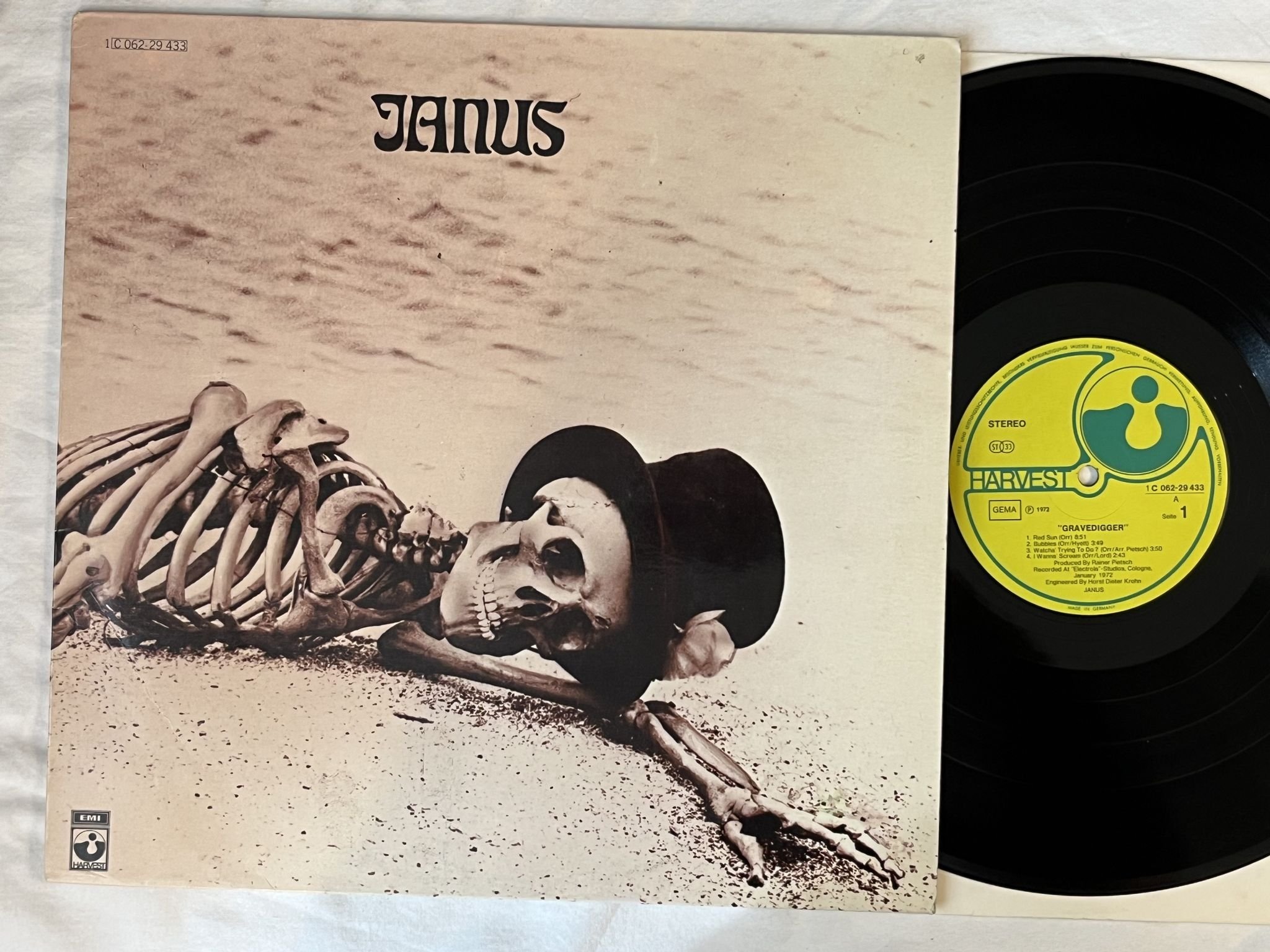 Omslagsbild för skivan JANUS Gravedigger LP -72 Ger HARVEST 1C 062-29433 *** KRAUTROCK ***