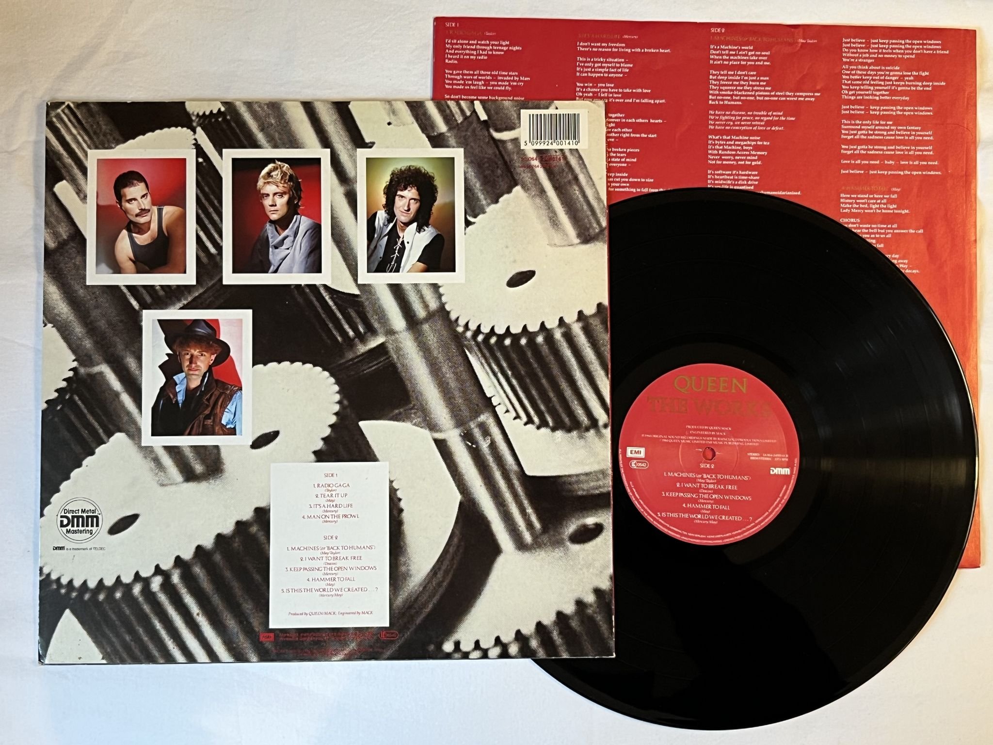 Omslagsbild för skivan QUEEN the works LP -84 Hol EMI 1A 064-2400141 DMM