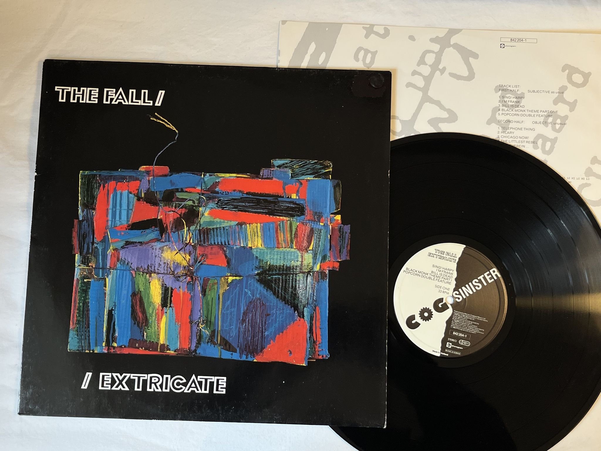 Omslagsbild för skivan THE FALL Extricate LP -90 COG SINISTER 842204-1 ** ALTERNATIVE **