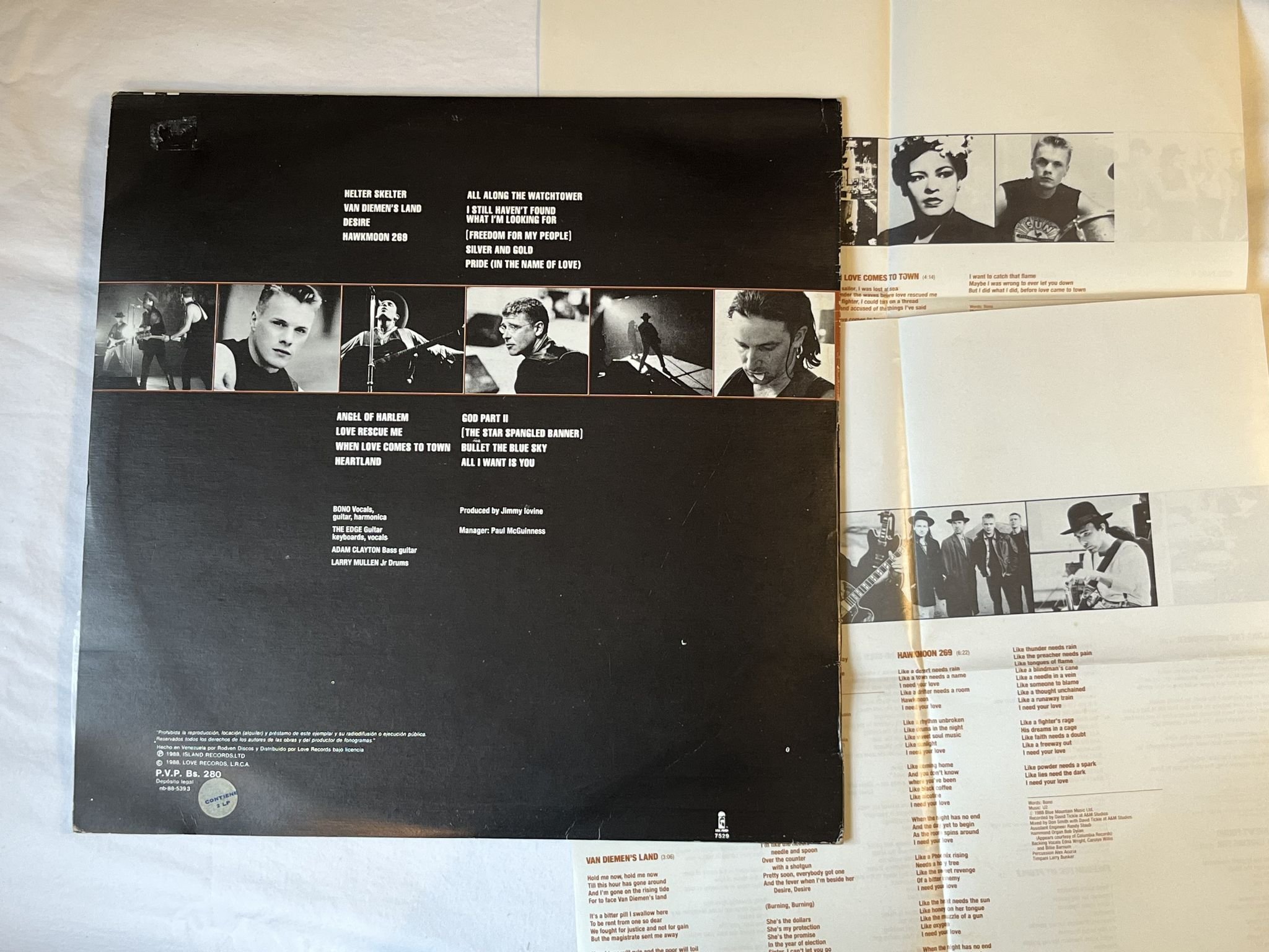 Omslagsbild för skivan U2 rattle and hum 2xLP -88 Venezuela ISLAND 7529