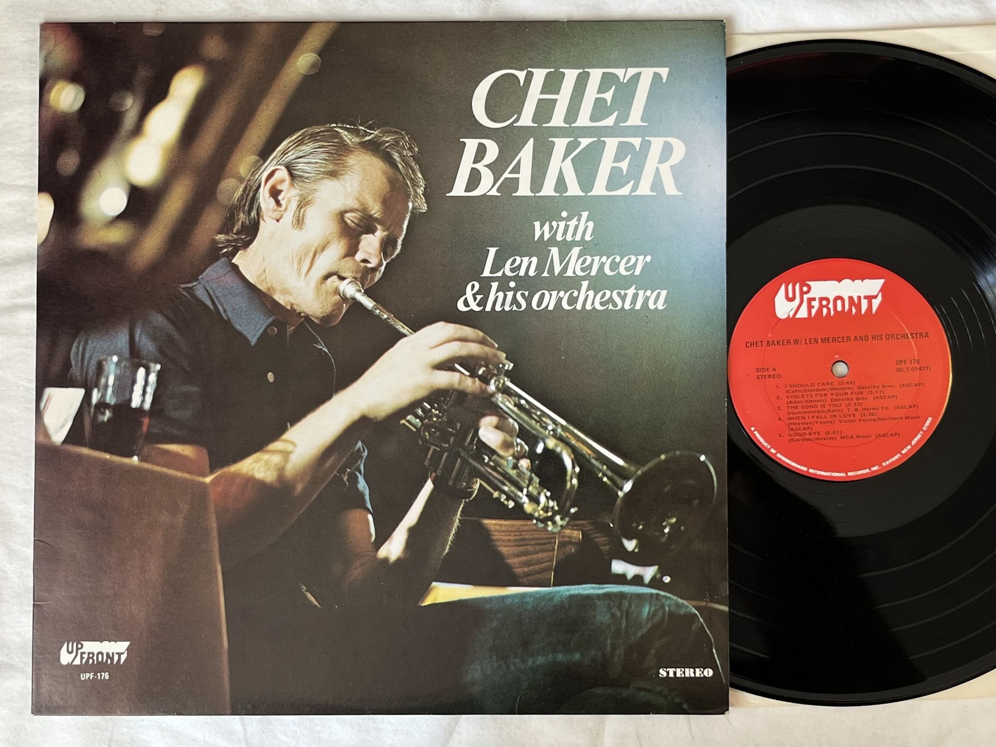 Omslagsbild för skivan CHET BAKER w/ Len Mercer & his orchestra LP re US UpFRONT UPF-176