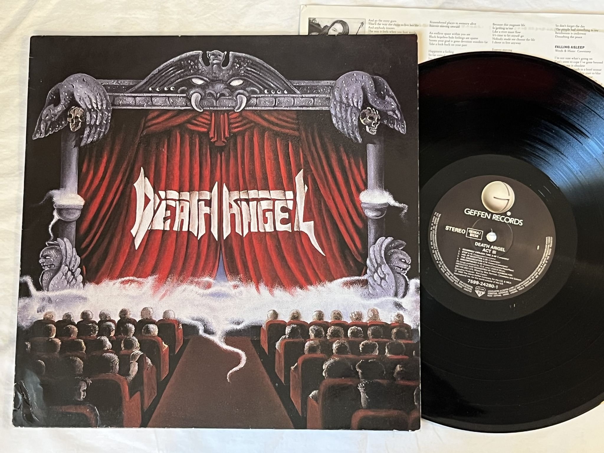Omslagsbild för skivan DEATH ANGEL Act III LP -90 Ger GEFFEN 7599-24280-1