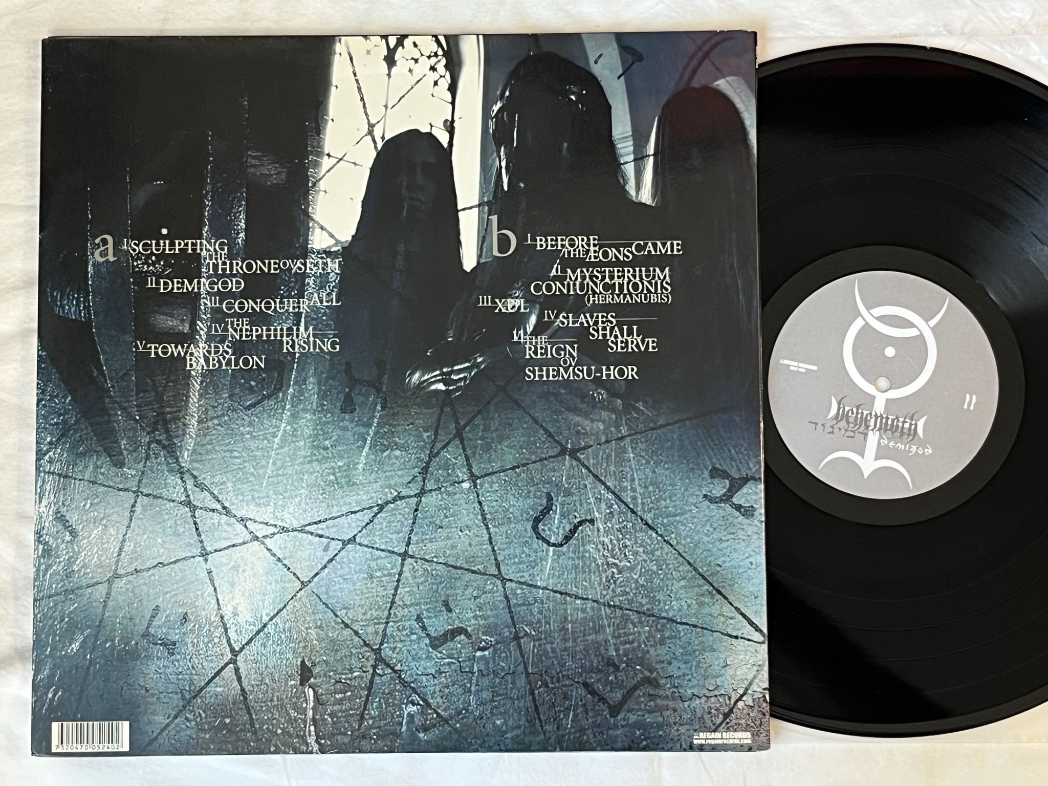 Omslagsbild för skivan BEHEMOTH demigod LP 2004 Swe REGAIN RRLP 048 *** BLACK METAL ***
