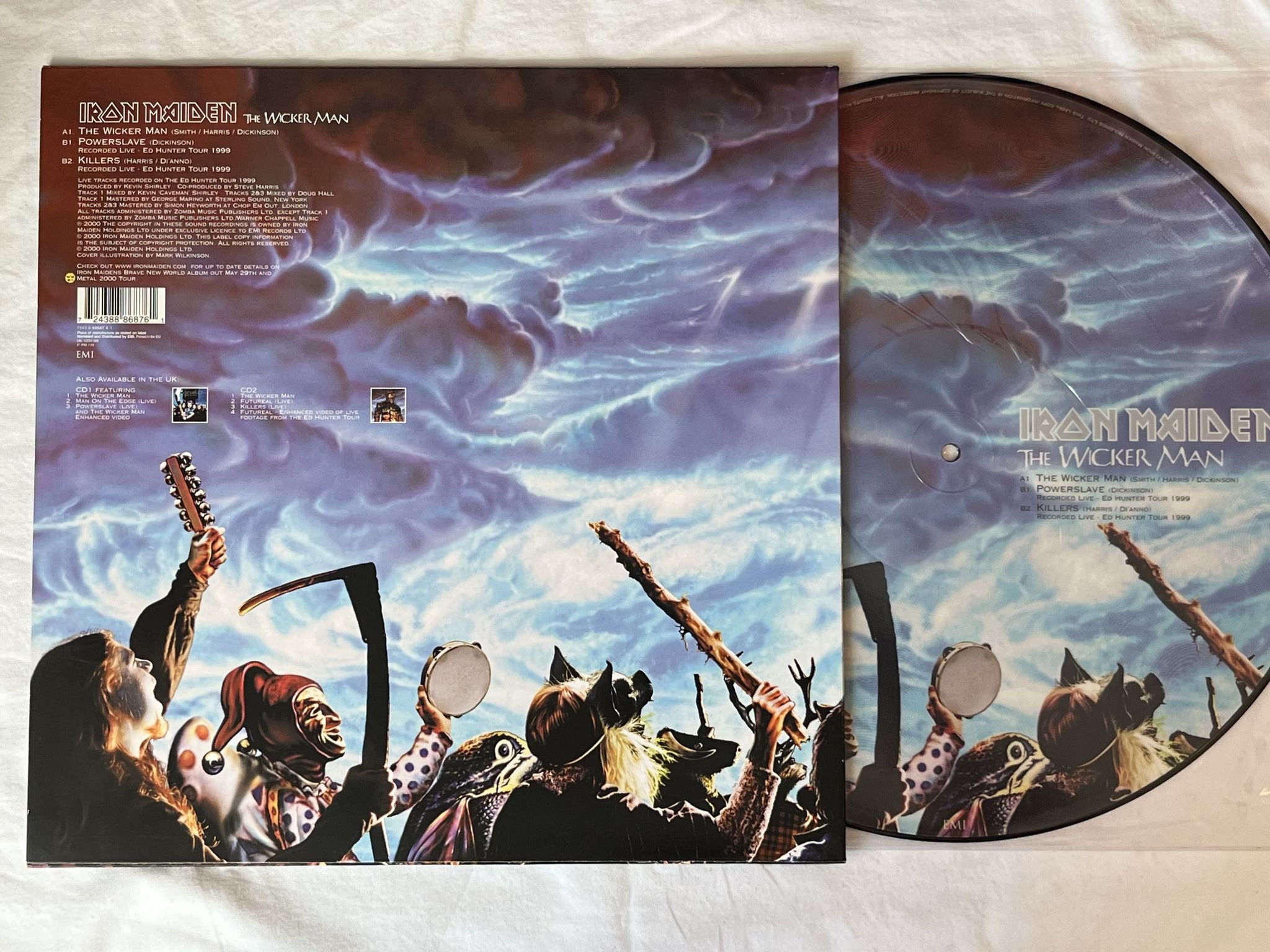 Omslagsbild för skivan IRON MAIDEN The Wicker Man 12" 2000 Picture Disc EMI 12EM 568