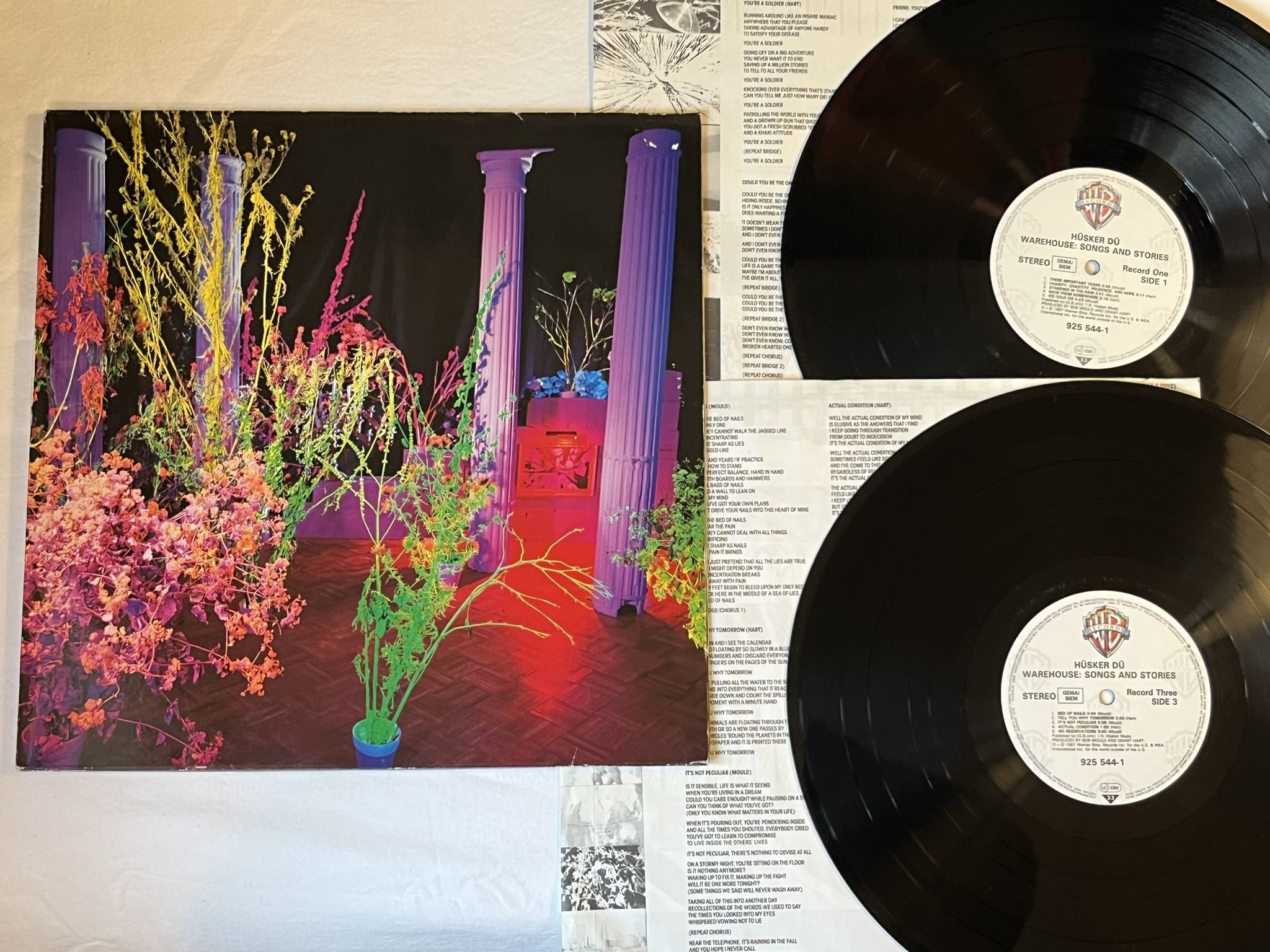 Omslagsbild för skivan Hüsker Dü – Warehouse: Songs And Stories LP -87 warner bros 925 544-1