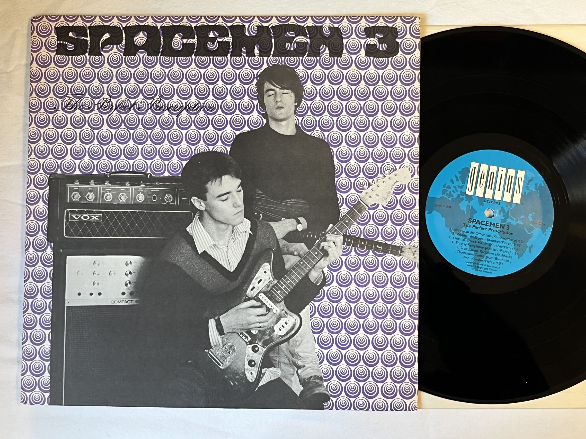 Omslagsbild för skivan SPACEMEN 3 The Perfect Prescription LP -88 US GENIUS geniLP 001 *** Rare ***