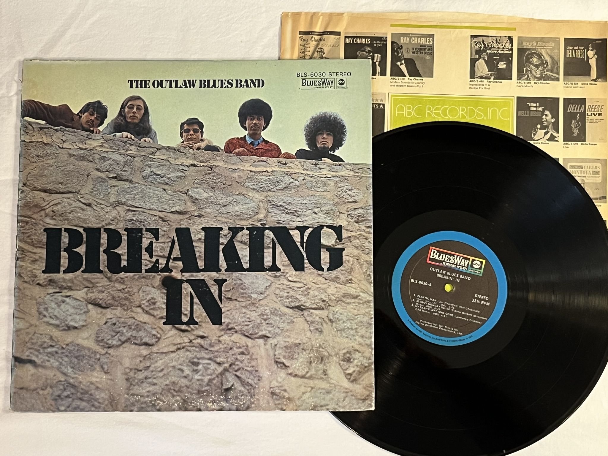 Omslagsbild för skivan THE OUTLAW BLUES BAND breakin in LP -69 US BLUESWAY BLS-6030 LATIN BLUES FUNK