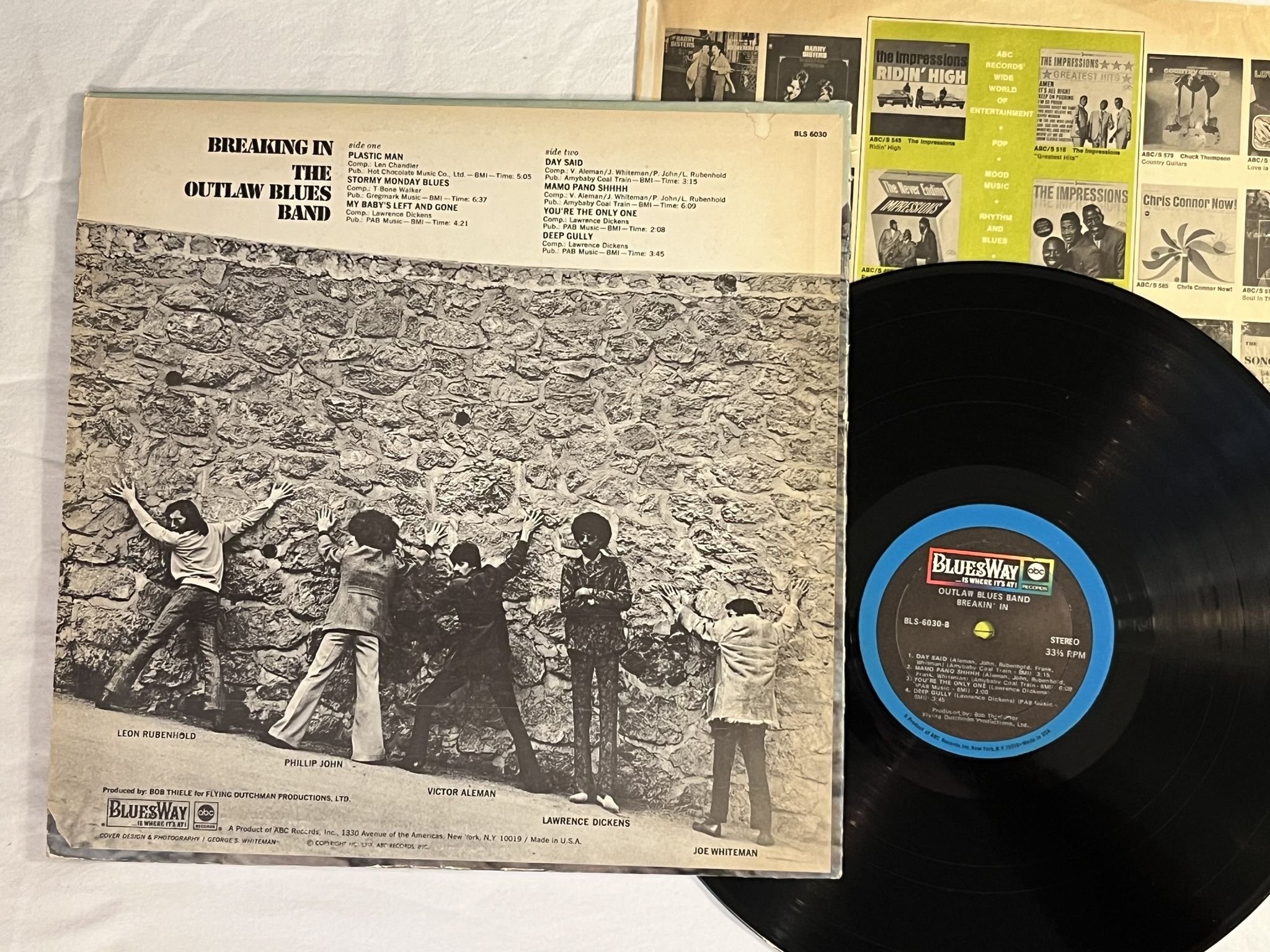 Omslagsbild för skivan THE OUTLAW BLUES BAND breakin in LP -69 US BLUESWAY BLS-6030 LATIN BLUES FUNK