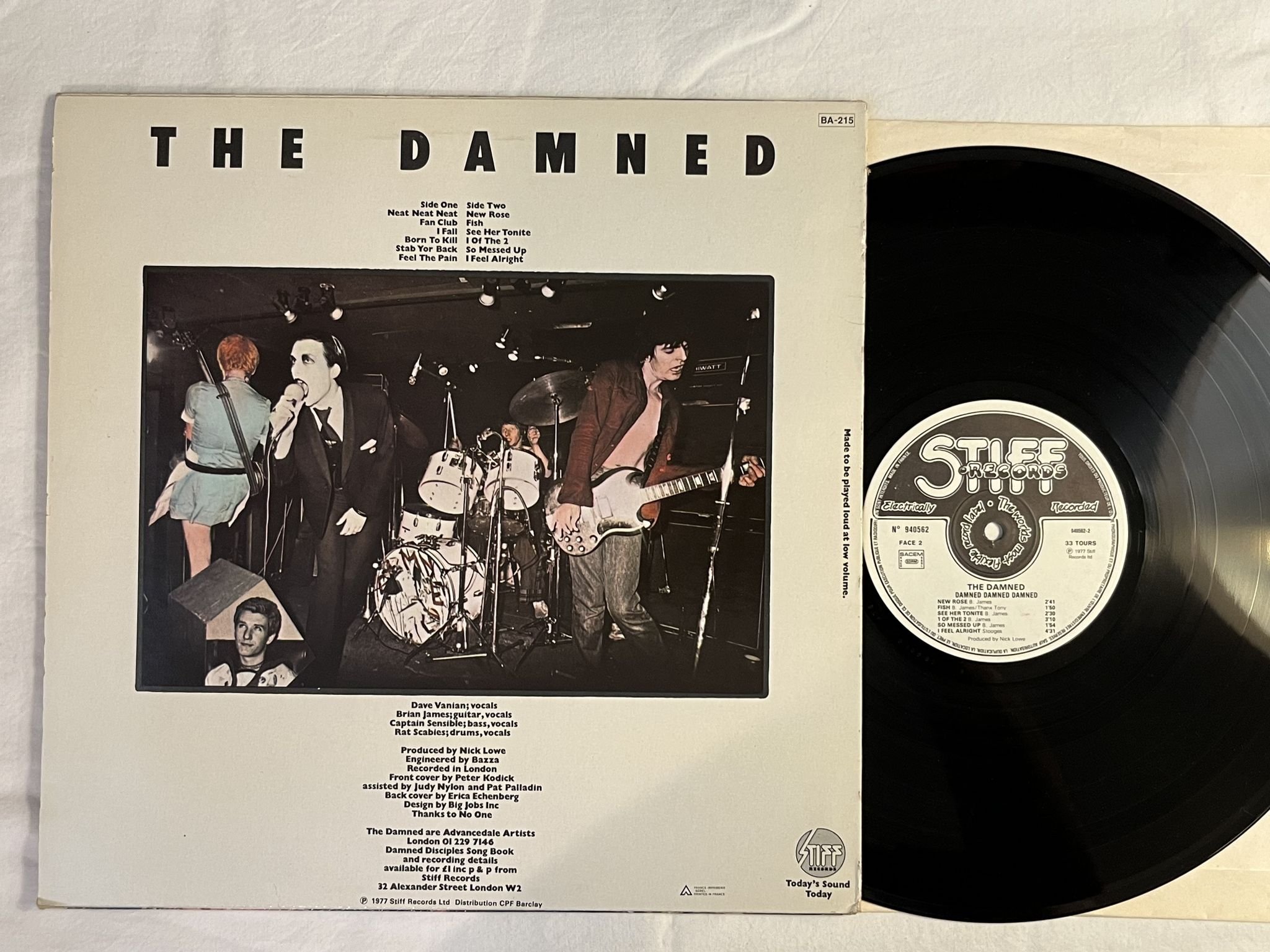 Omslagsbild för skivan THE DAMNED damned damned damned LP -77 Fra STIFF N 940562
