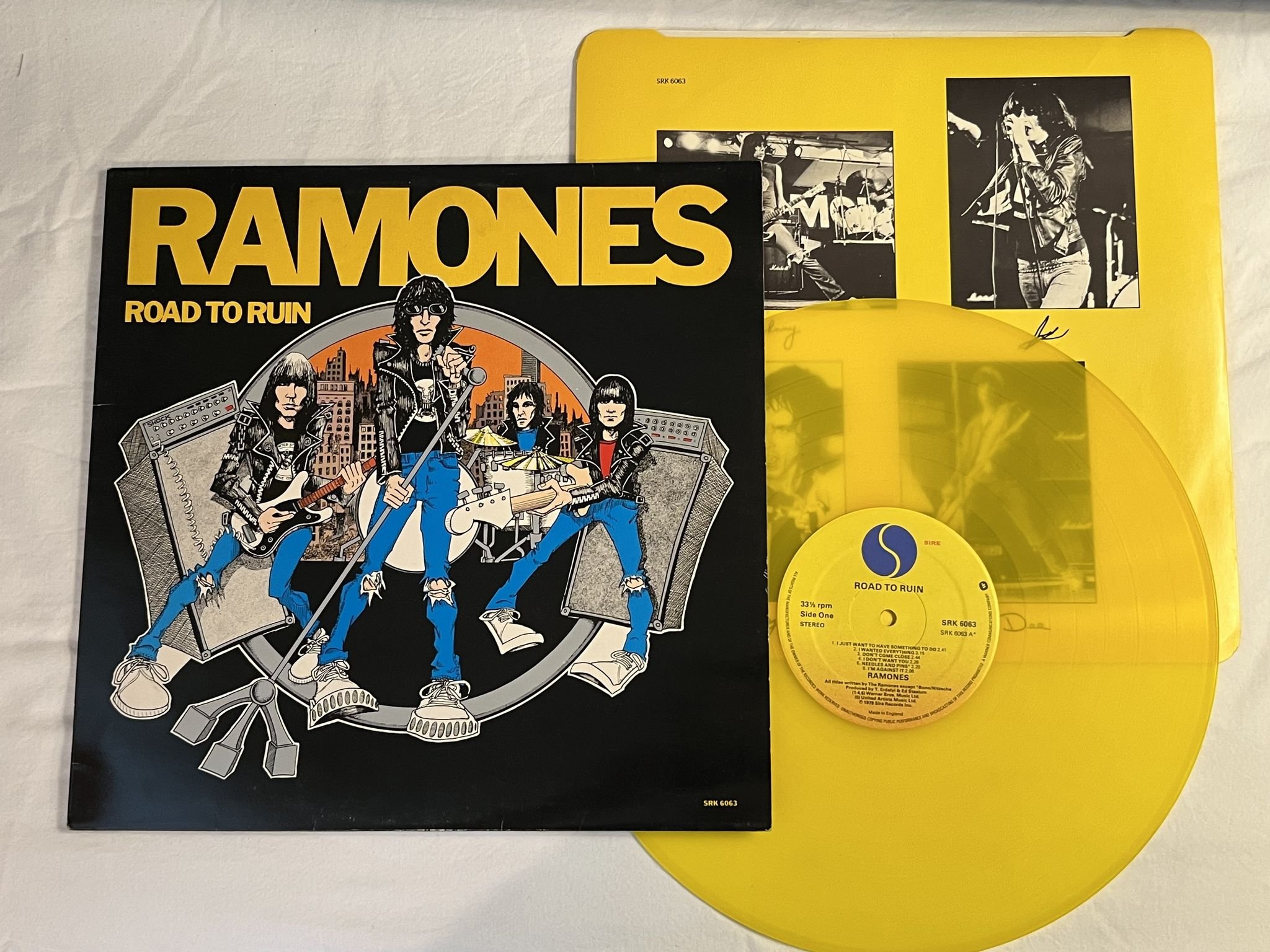 Omslagsbild för skivan RAMONES road to ruin LP -78 UK SIRE SRK 6063 *** YELLOW VINYL ***