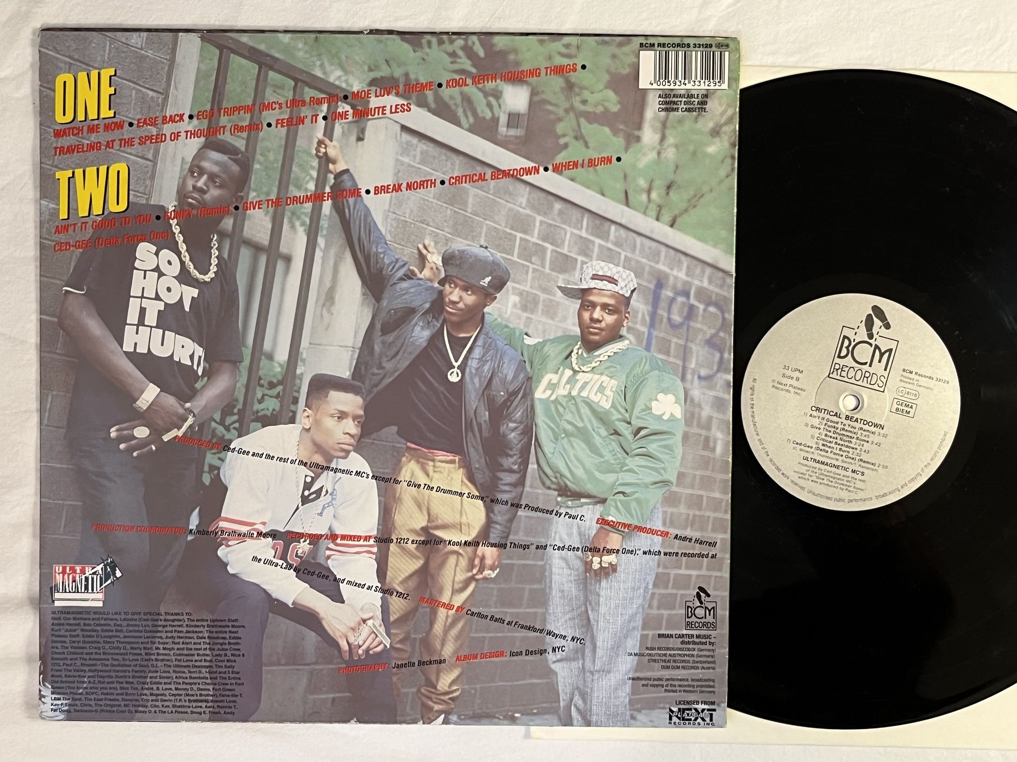 Omslagsbild för skivan ULTRAMAGNETIC MC'S critical beatdown LP -88 BCM RECORDS BCM 33129 ** CLASSIC **