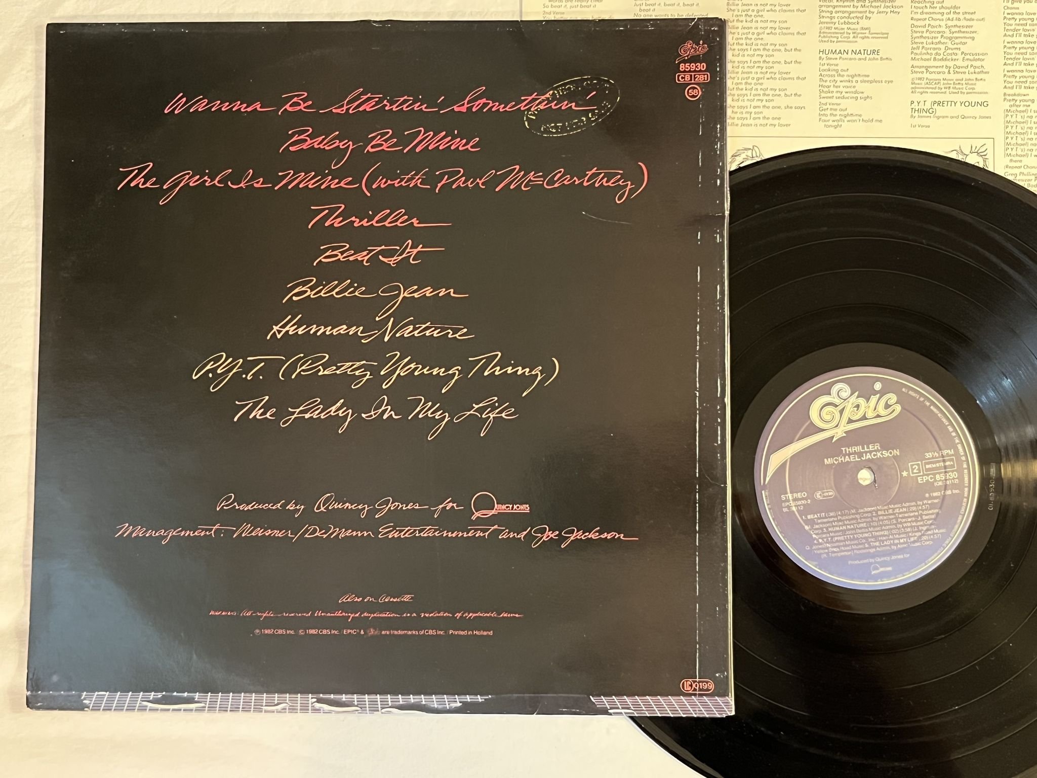 Omslagsbild för skivan MICHAEL JACKSON thriller LP -82 Hol EPIC EPC 85930 ** No Jackson as producer **