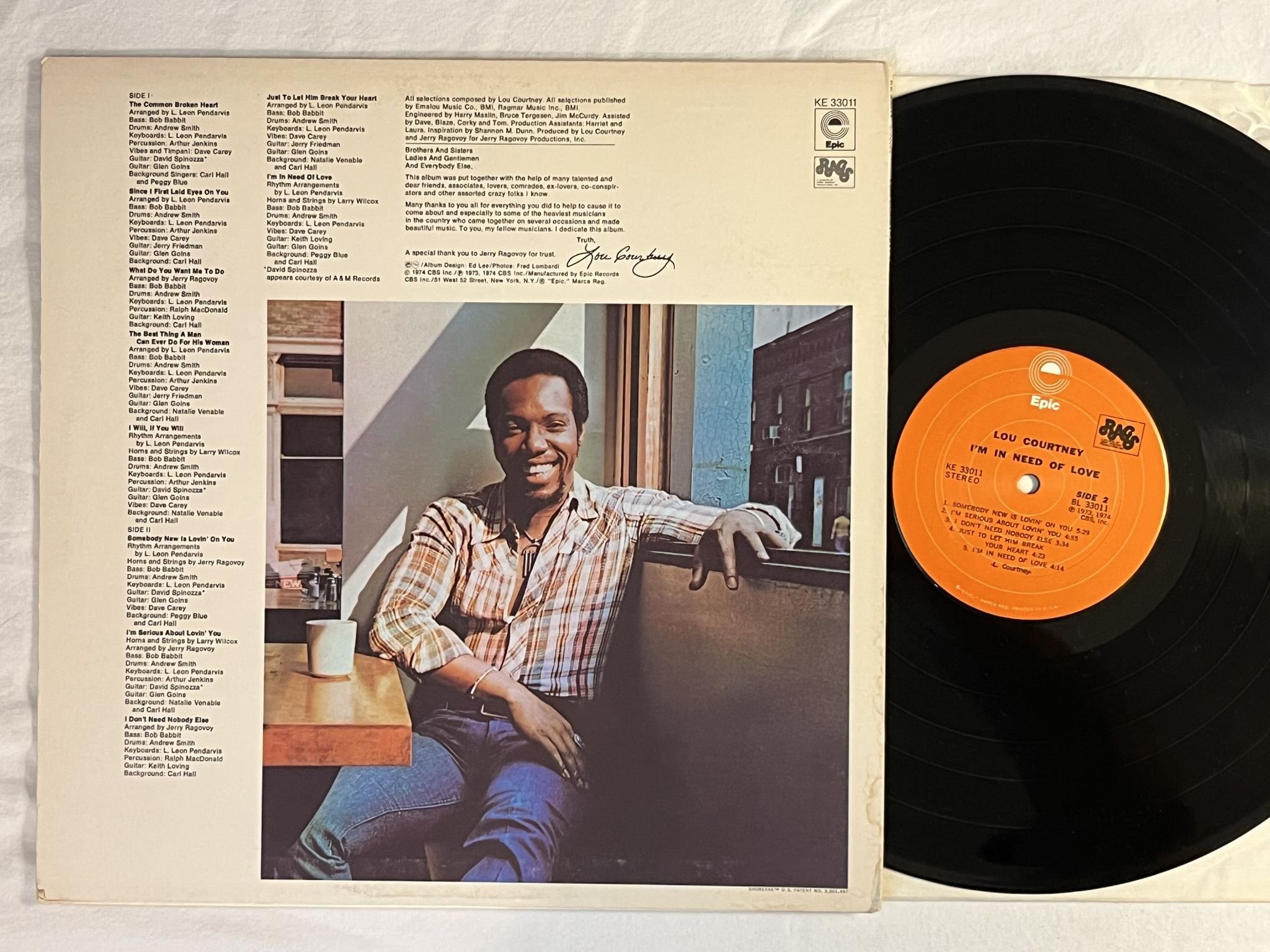 Omslagsbild för skivan LOU COURTNEY I'm in need of love LP -74 US EPIC KE 33011 *** GREAT SOUL ***