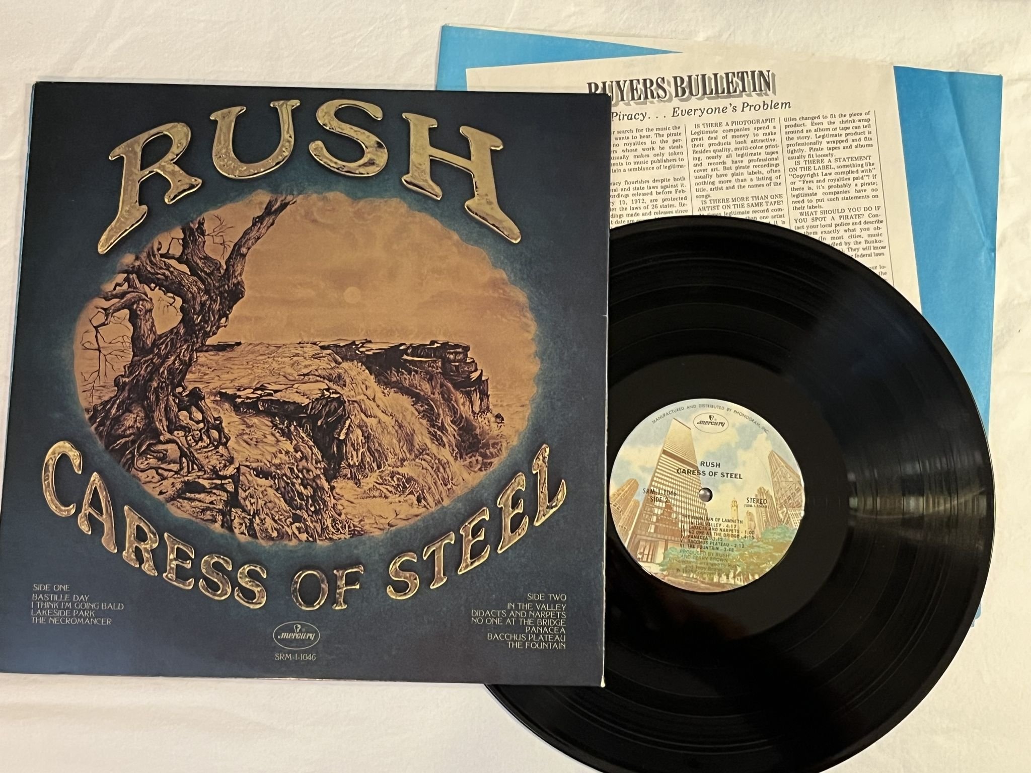 Omslagsbild för skivan RUSH caress of steel LP -75 US MERCURY SRM-1-1046