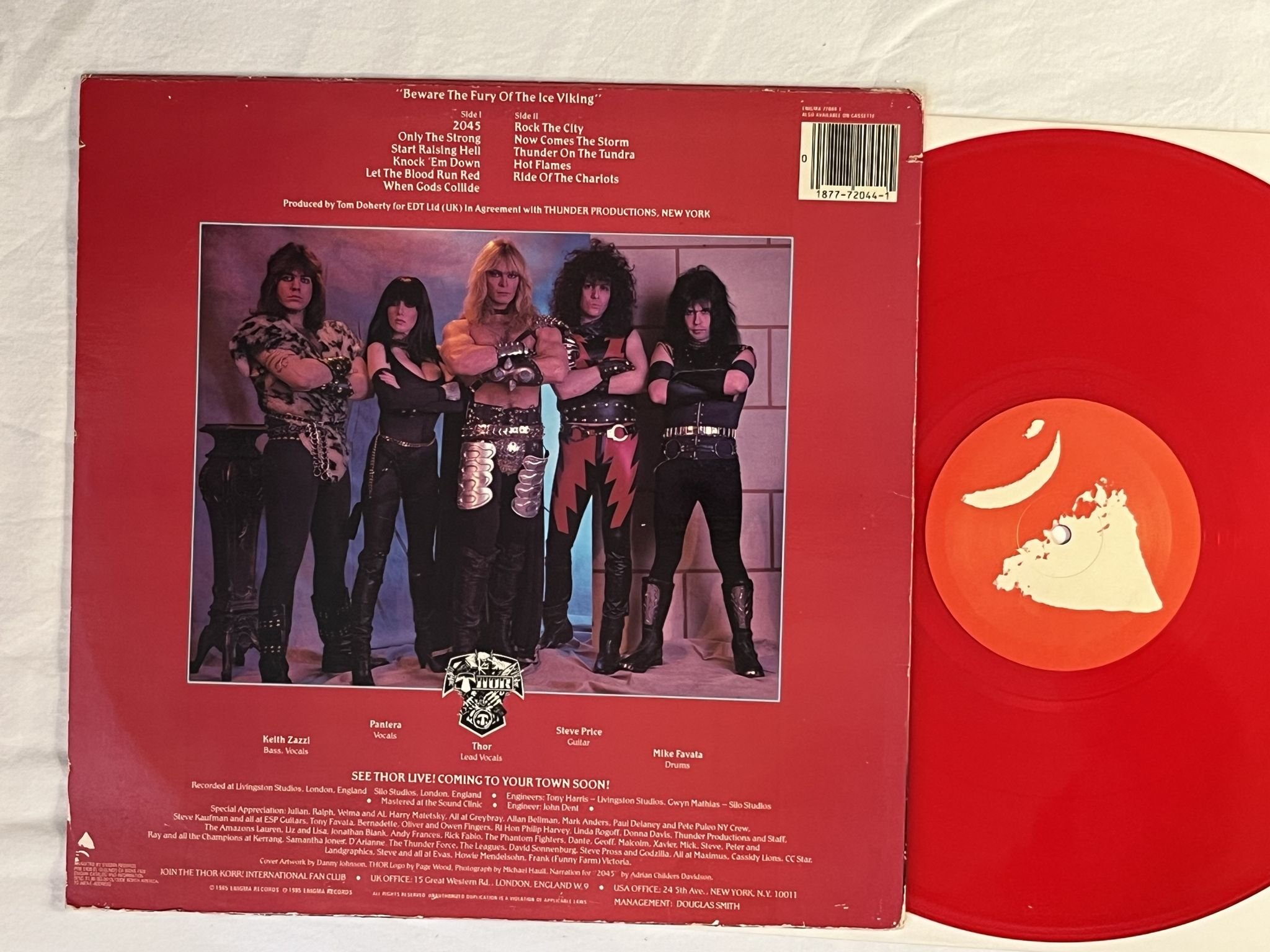 Omslagsbild för skivan THOR only the strong LP -85 US ENIGMA 72044 1 *** red vinyl ***