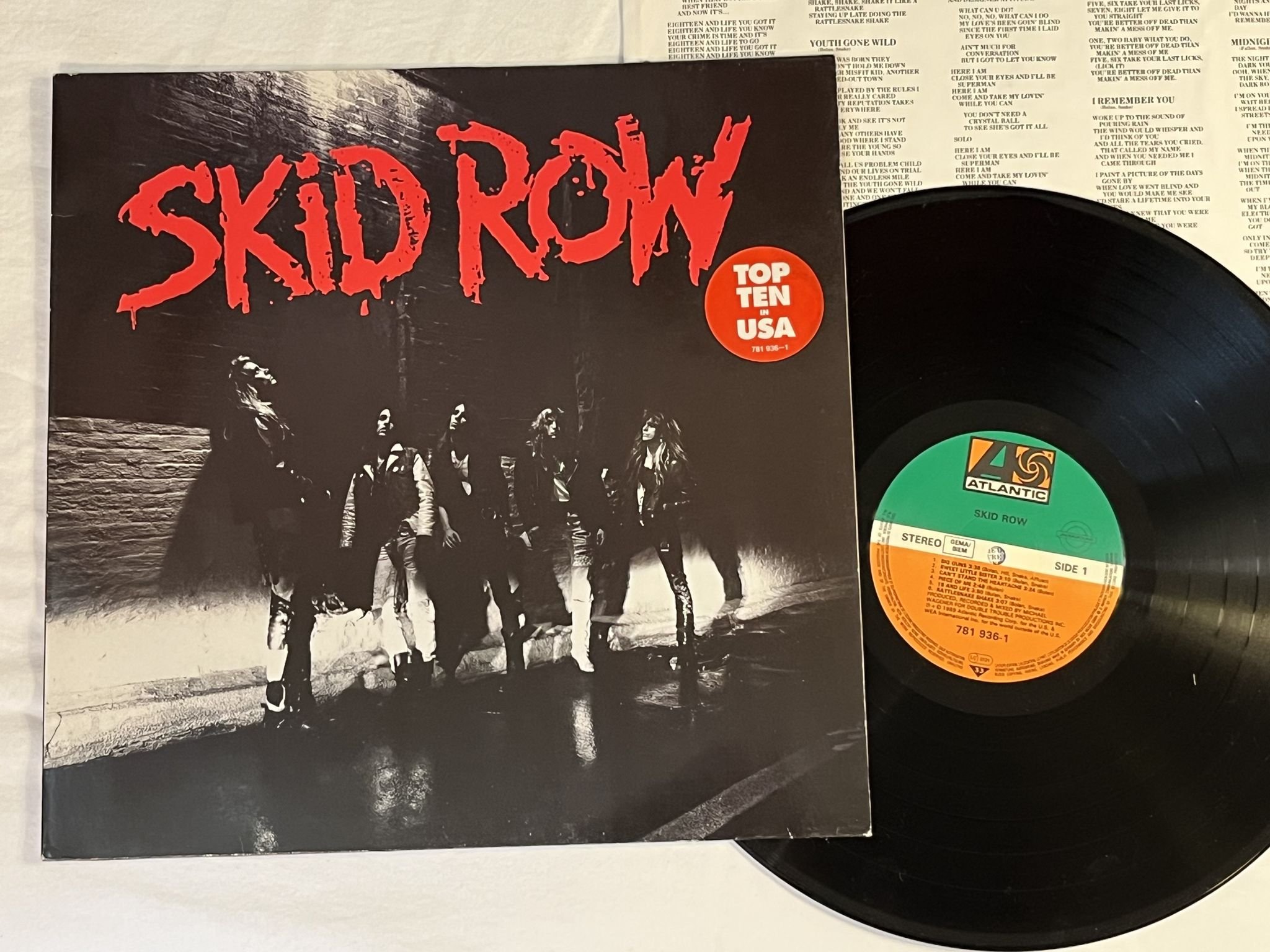 Omslagsbild för skivan SKID ROW s/t LP -89 ATLANTIC 781936-1