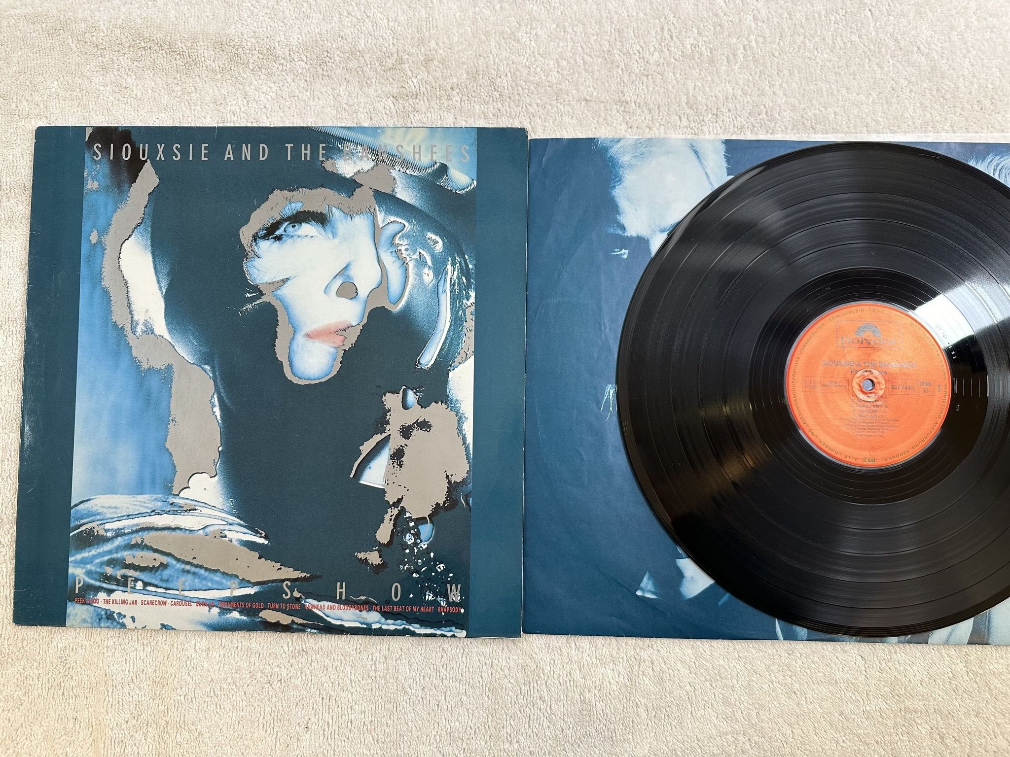 Omslagsbild för skivan SIOUXSIE AND THE BANSHEES Peepshow LP -88 Ger POLYDOR 837240-1