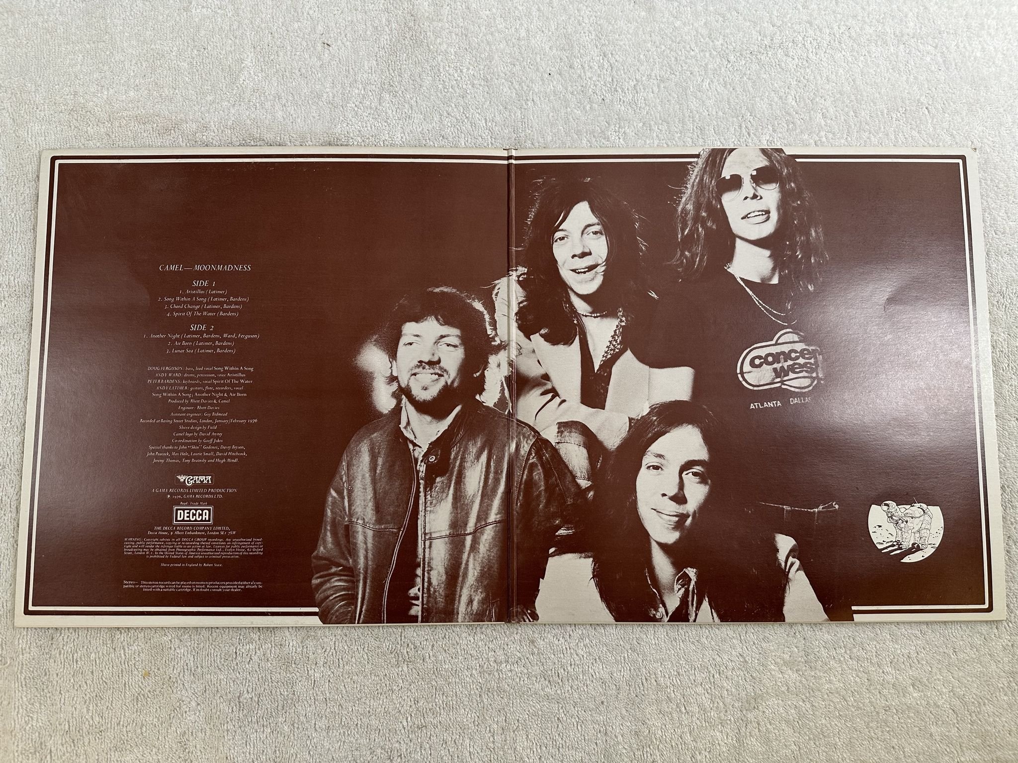 Omslagsbild för skivan CAMEL moon madness LP -76 UK DECCA TXS-R 115