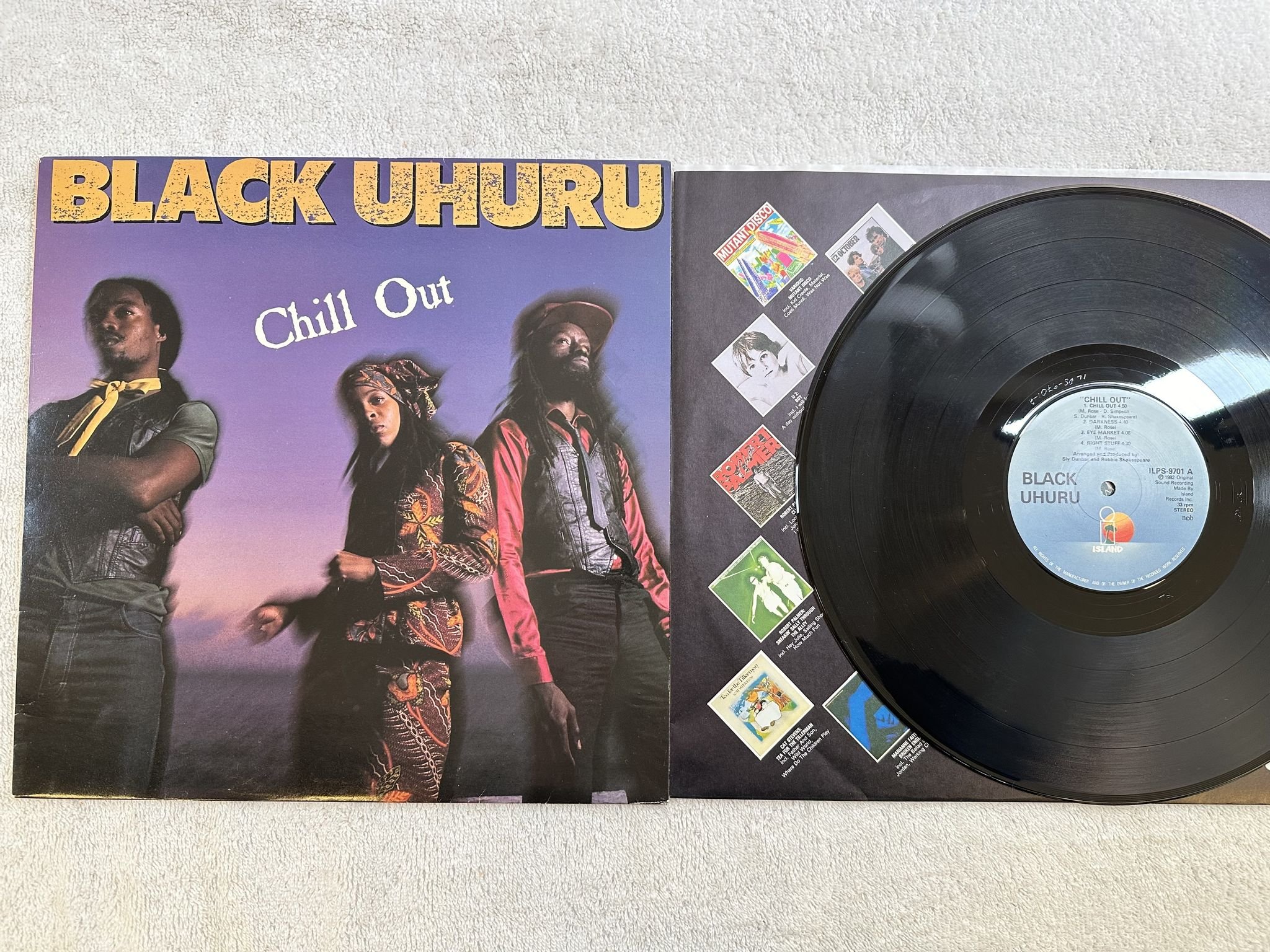 Omslagsbild för skivan BLACK UHURU chill out LP -82 ncb ISLAND ILPS 9701