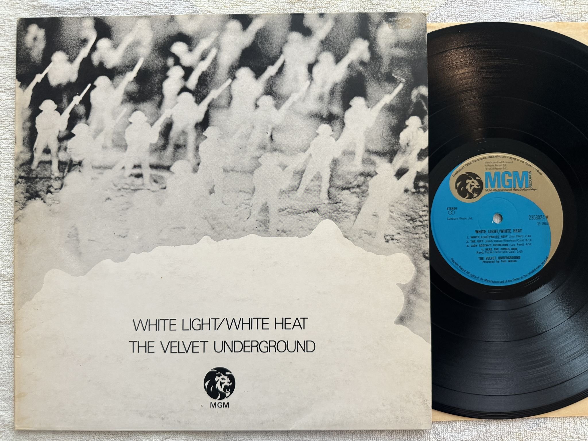 Omslagsbild för skivan THE VELVET UNDERGROUND white light / white heat LP UK MGM 2353024